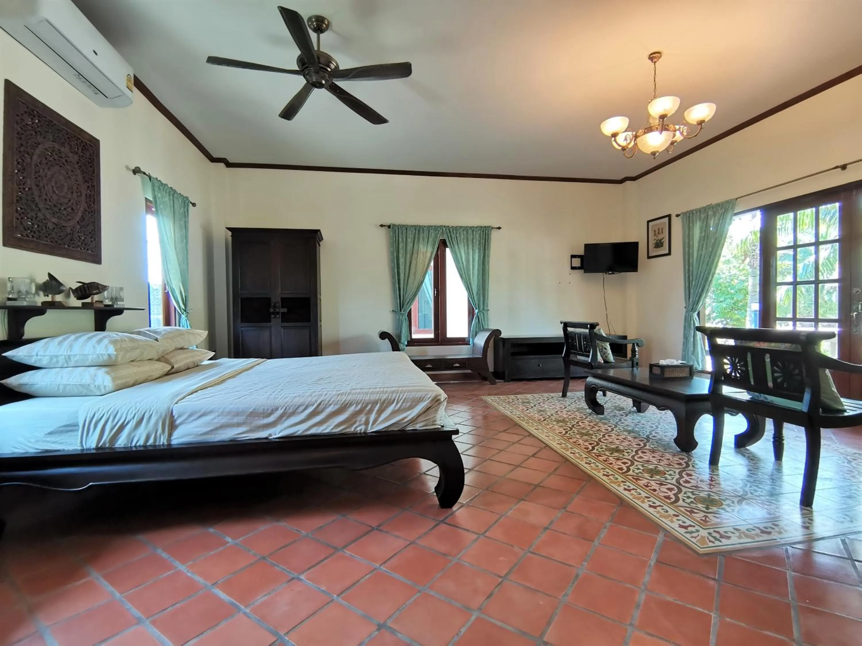 Photo of the whole room in Tuna Resort