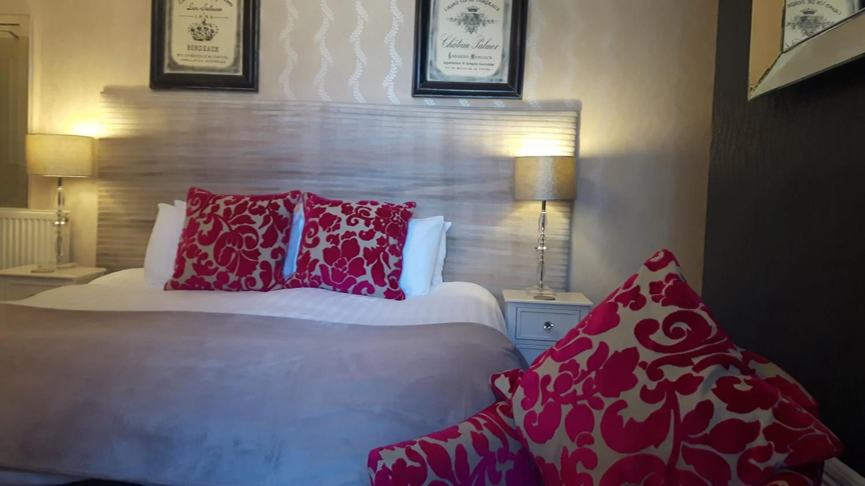 Bedroom, Bed in The Ambassador Townhouse