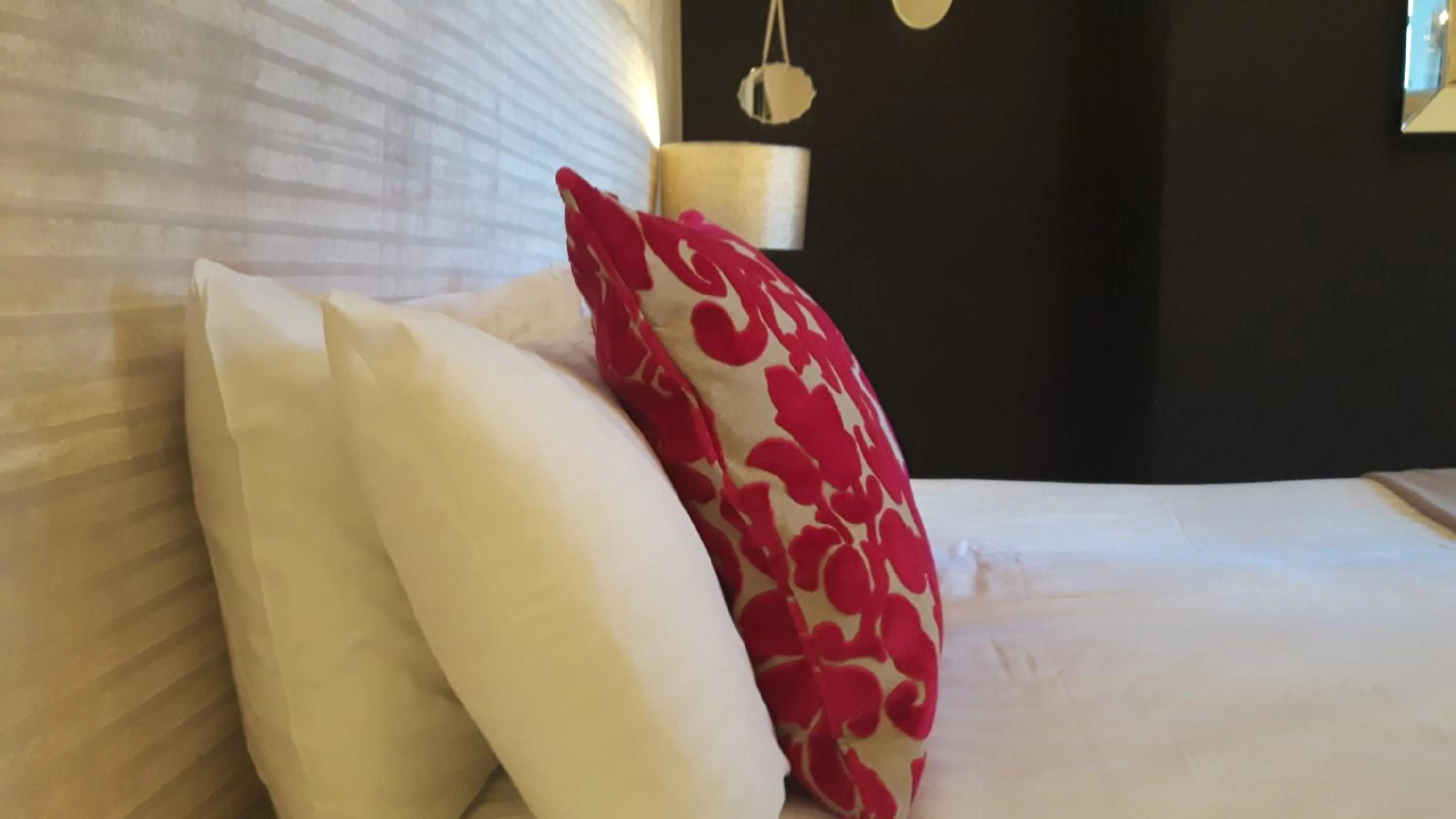 Bedroom, Bed in The Ambassador Townhouse