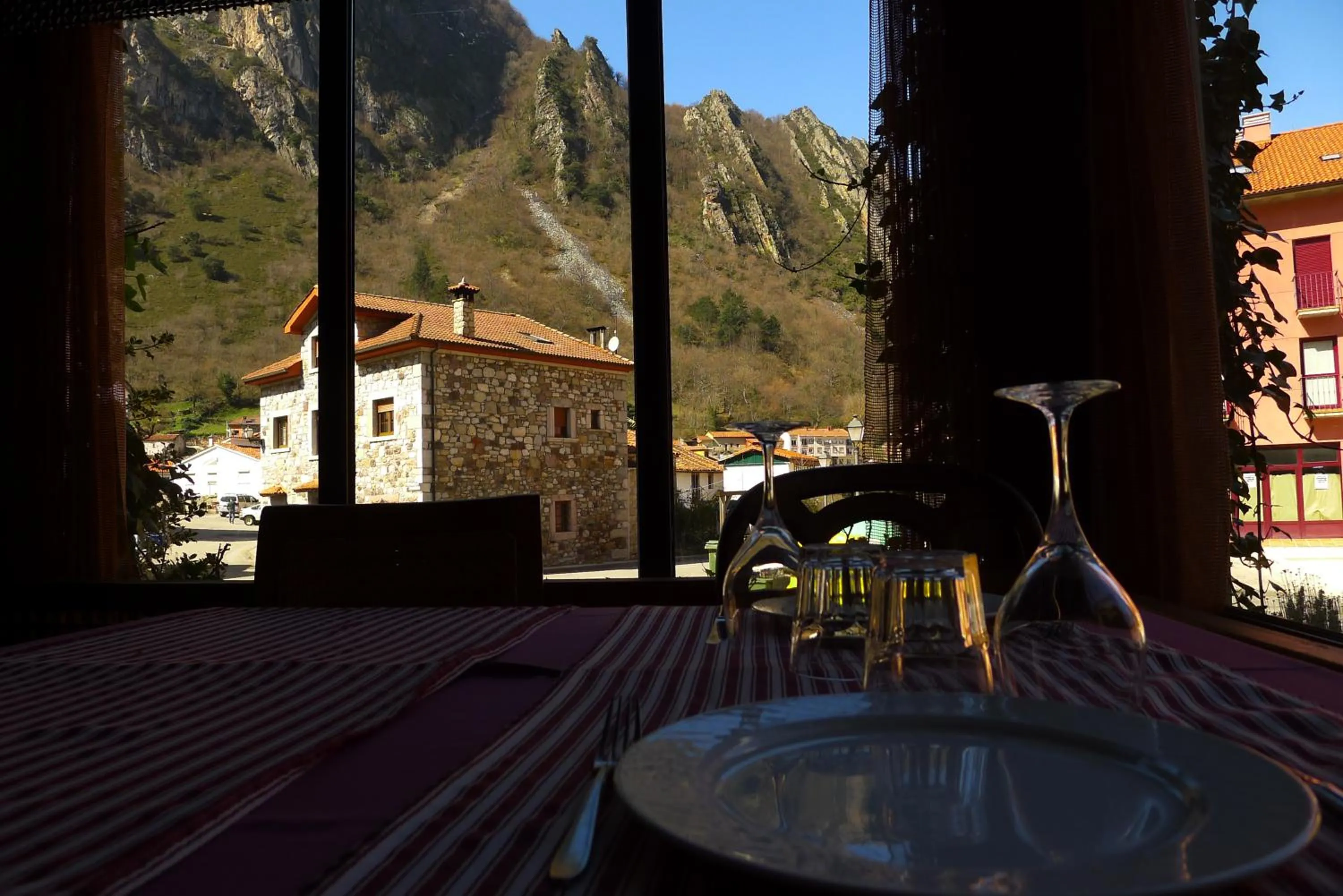 Restaurant/places to eat in Hotel Castillo del Alba