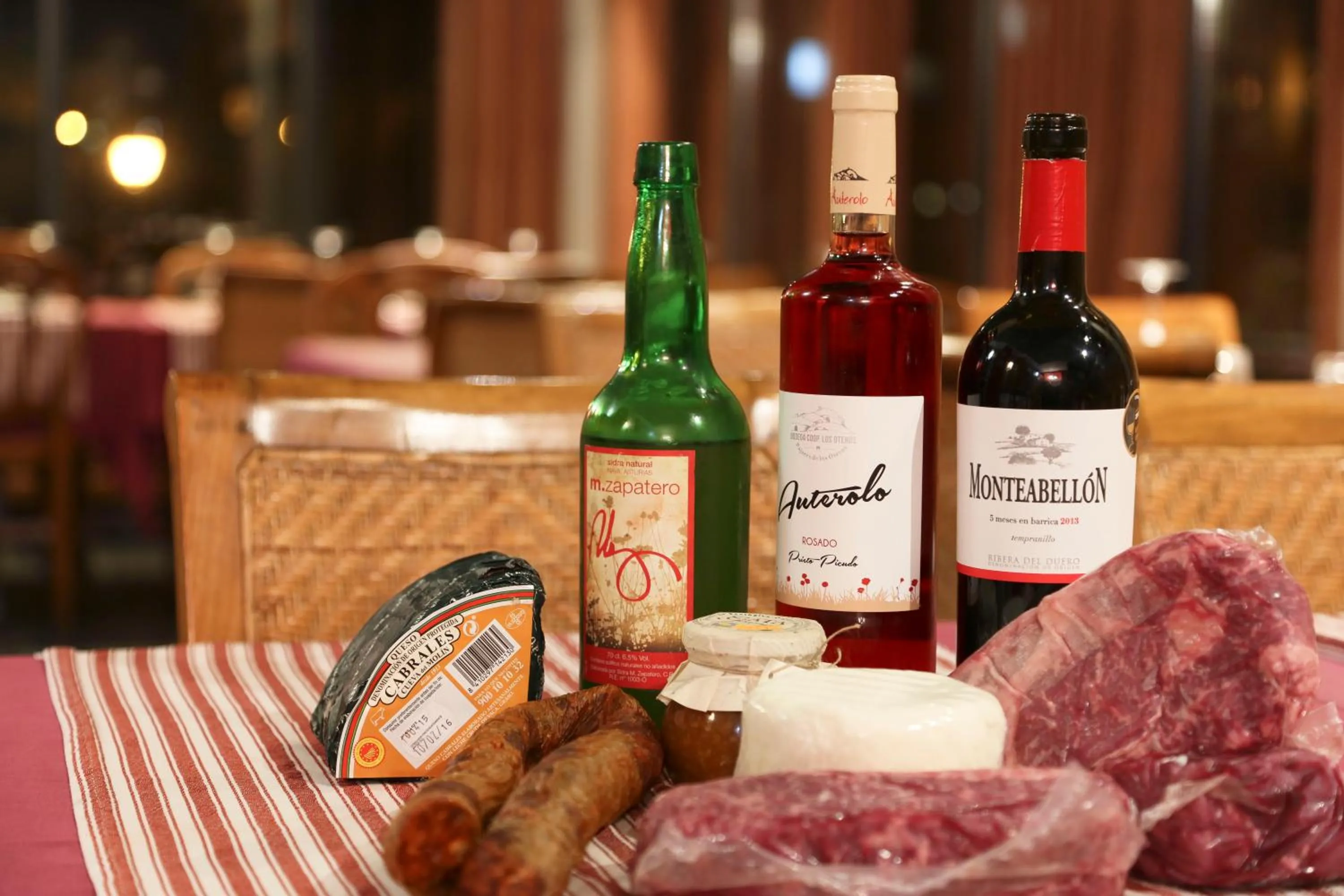 Restaurant/places to eat in Hotel Castillo del Alba