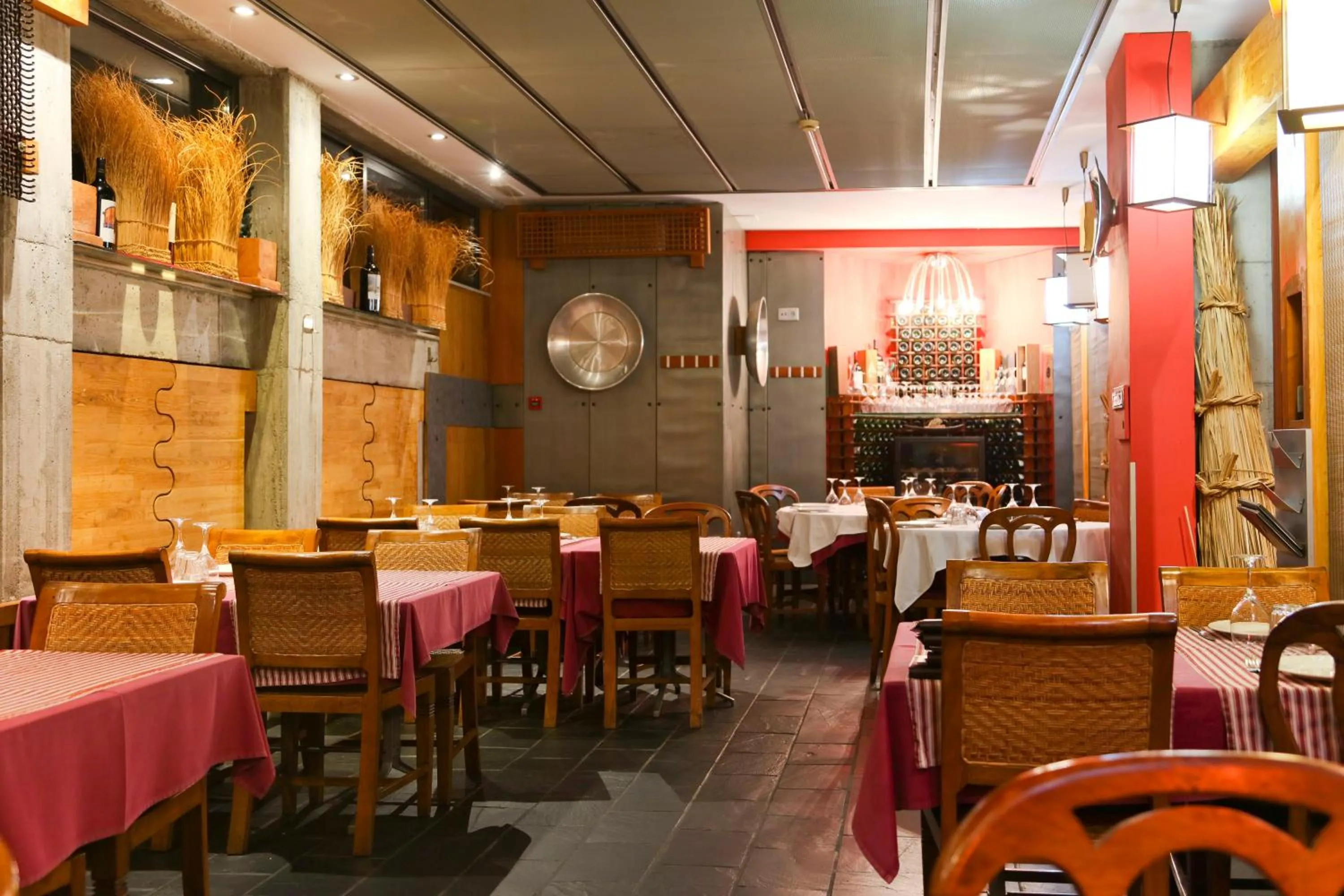 Restaurant/places to eat in Hotel Castillo del Alba