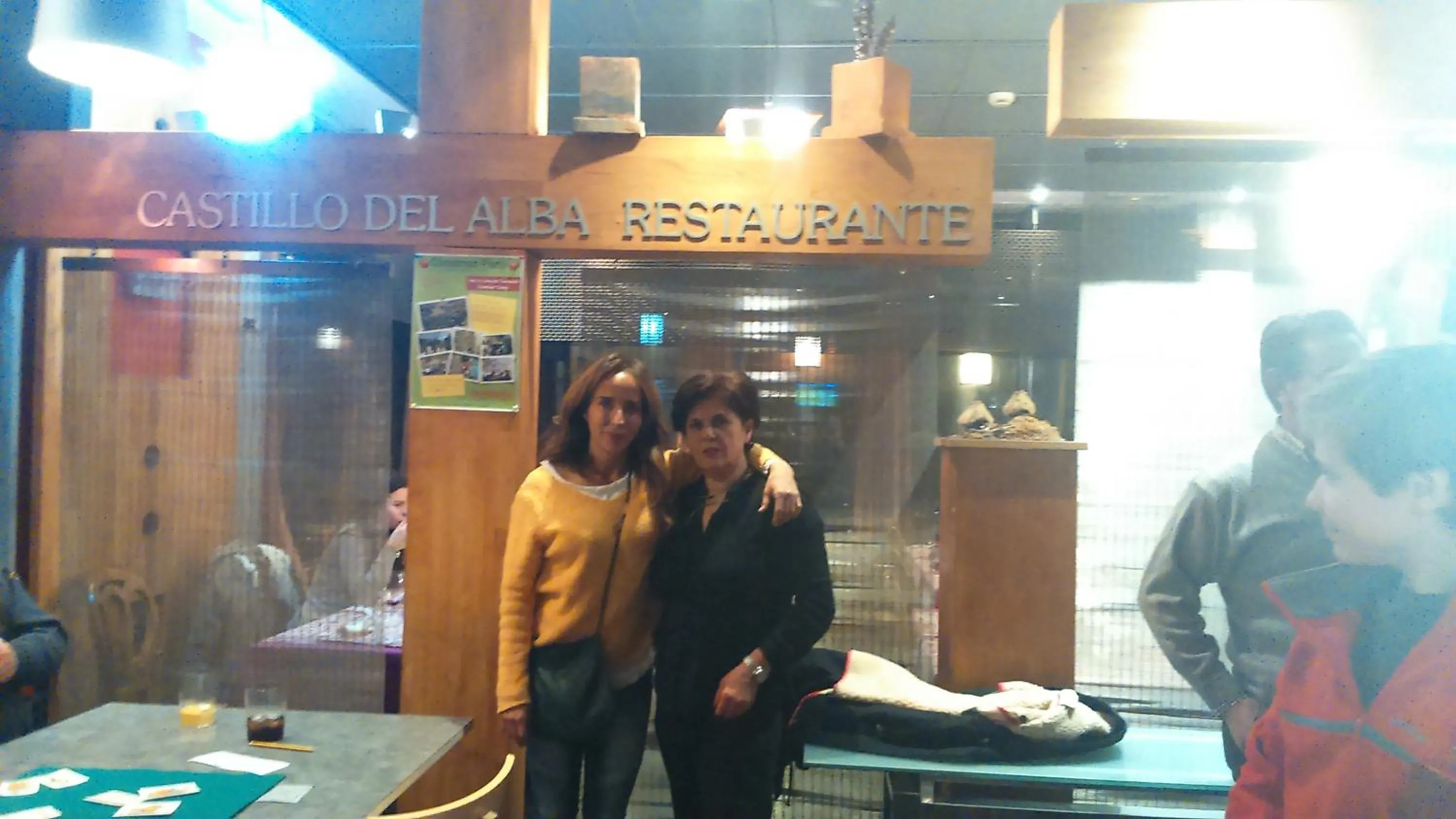 People in Hotel Castillo del Alba