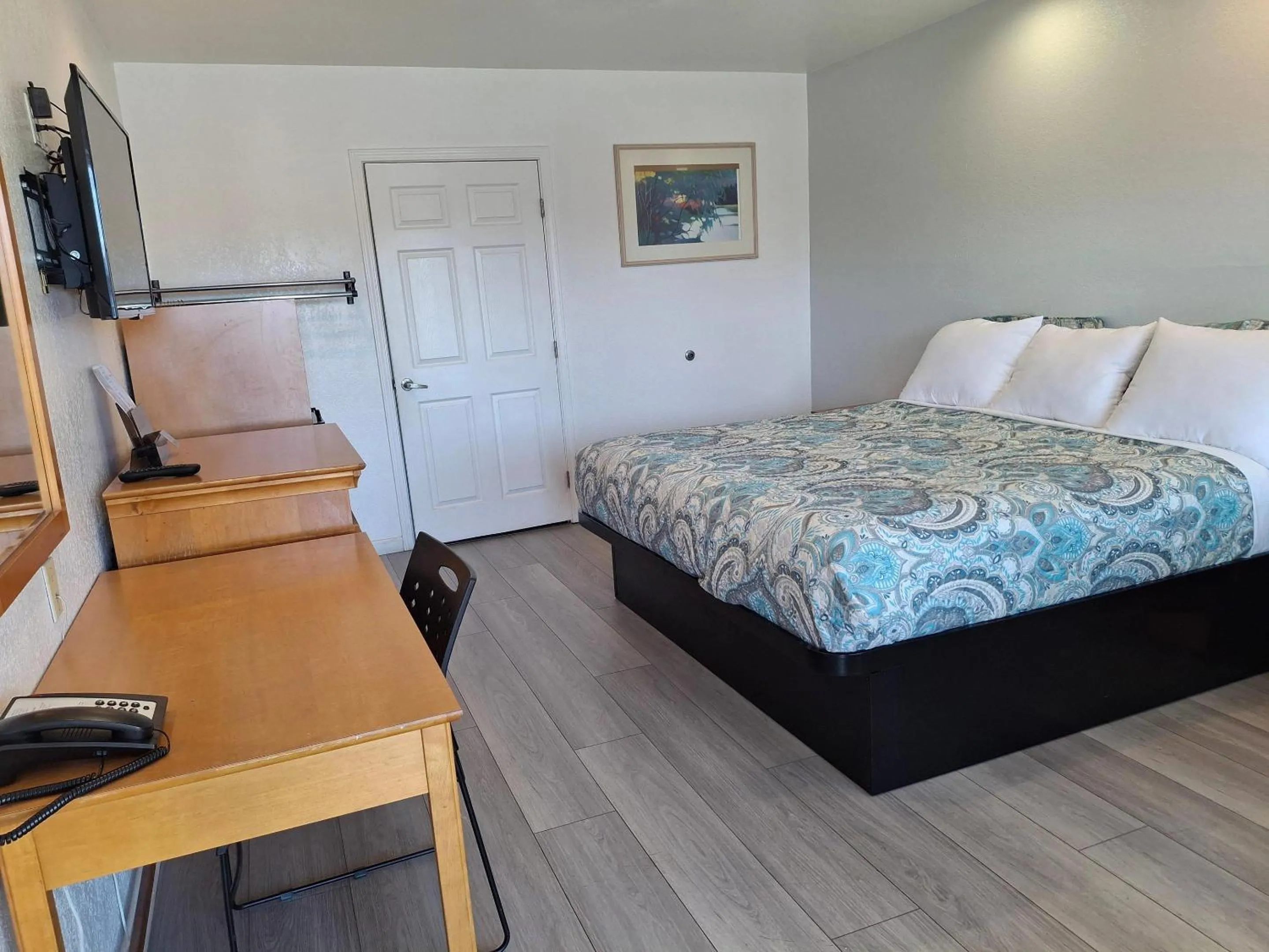 Bedroom, Bed in Rodeway Inn Alameda-Oakland