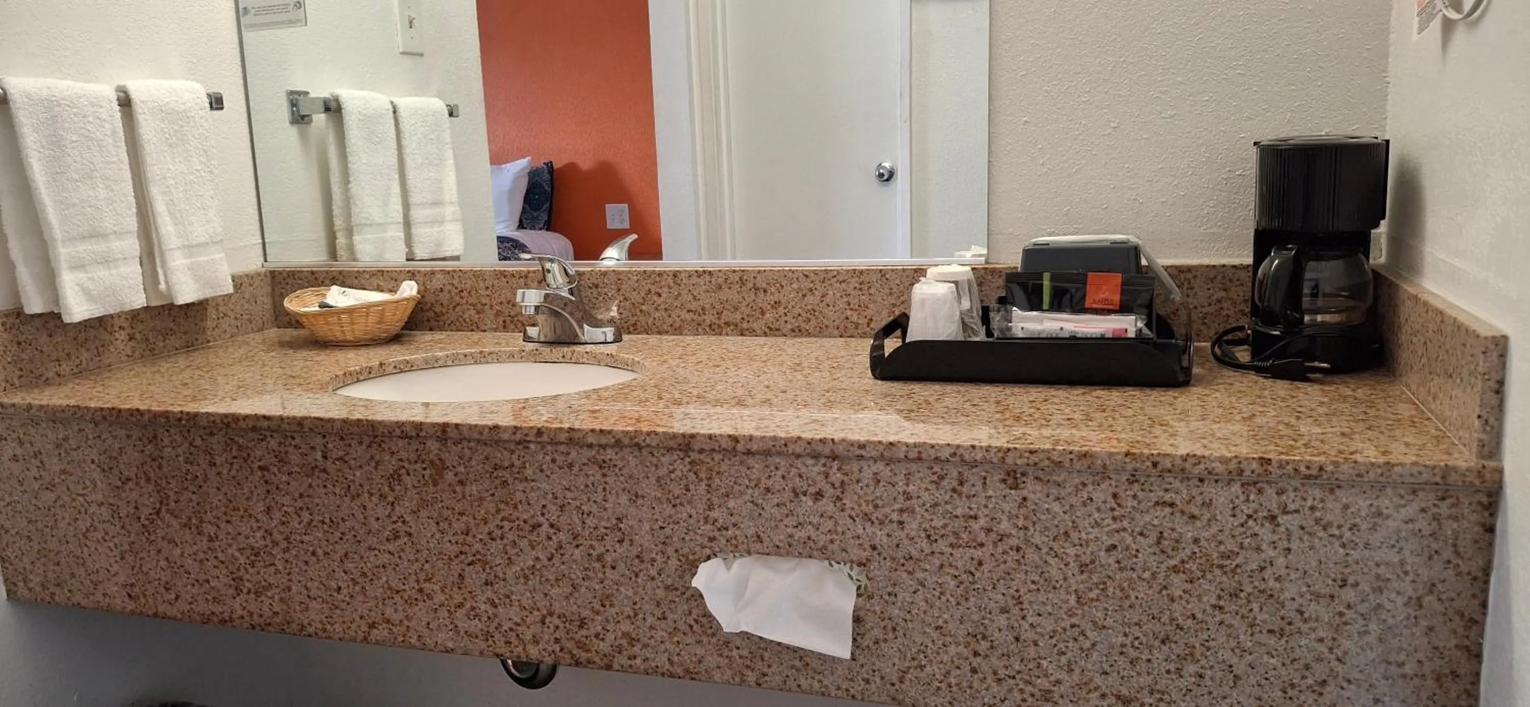 Bathroom in Rodeway Inn Alameda-Oakland