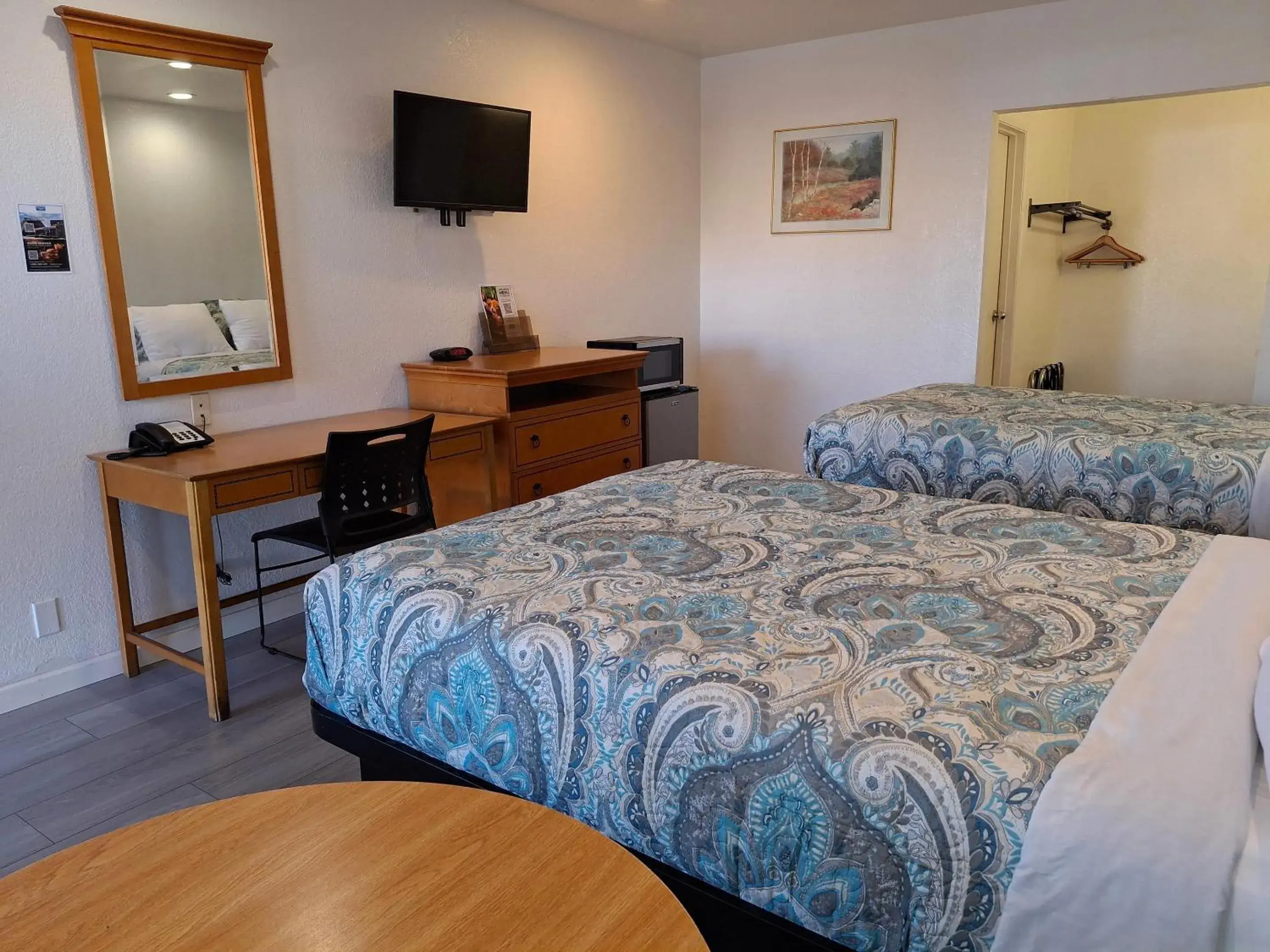 Bedroom, Bed in Rodeway Inn Alameda-Oakland Bedroom, Bed in Rodeway Inn Alameda-Oakland