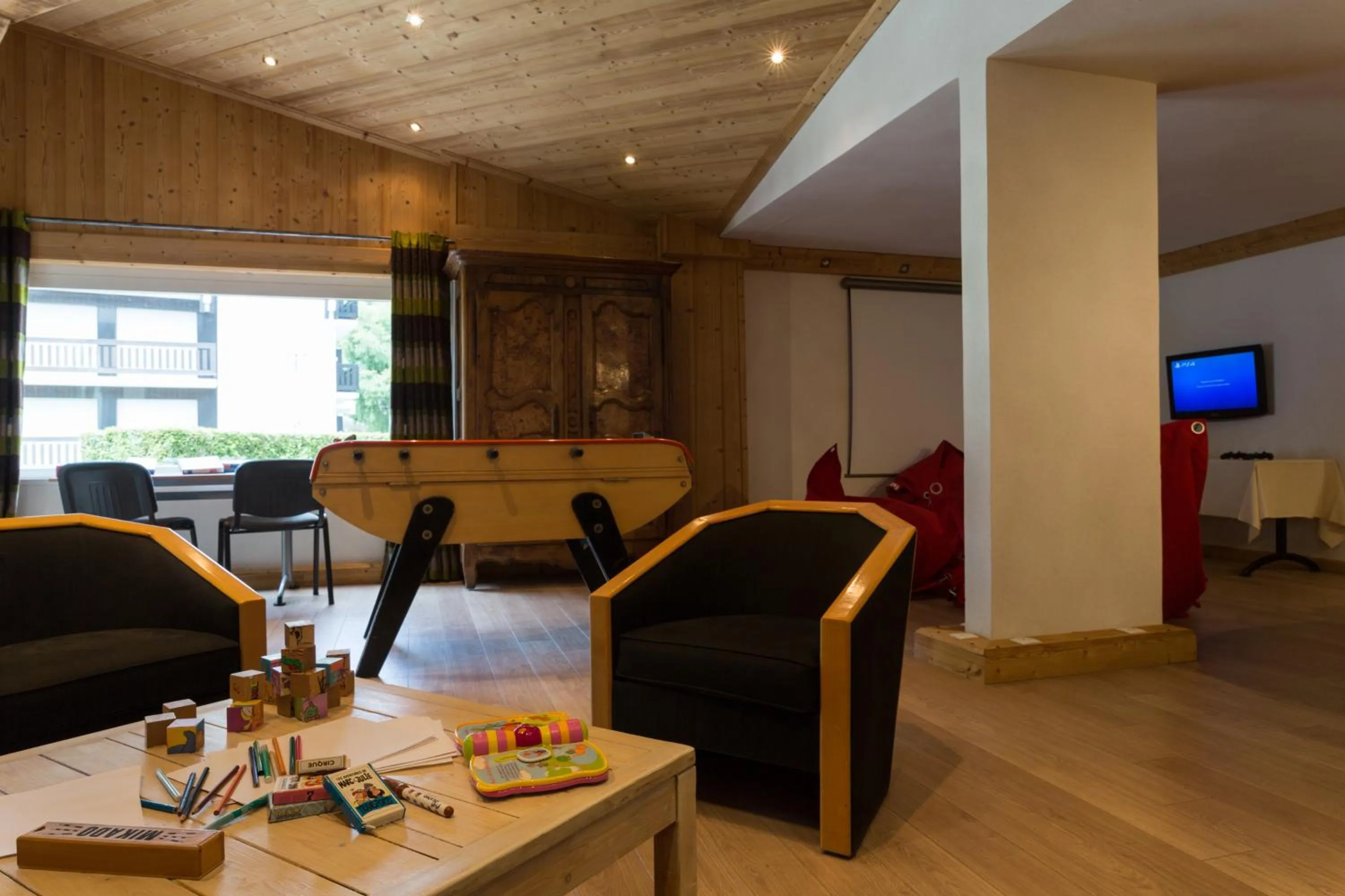 Game Room in Chalet-Hôtel La Chemenaz