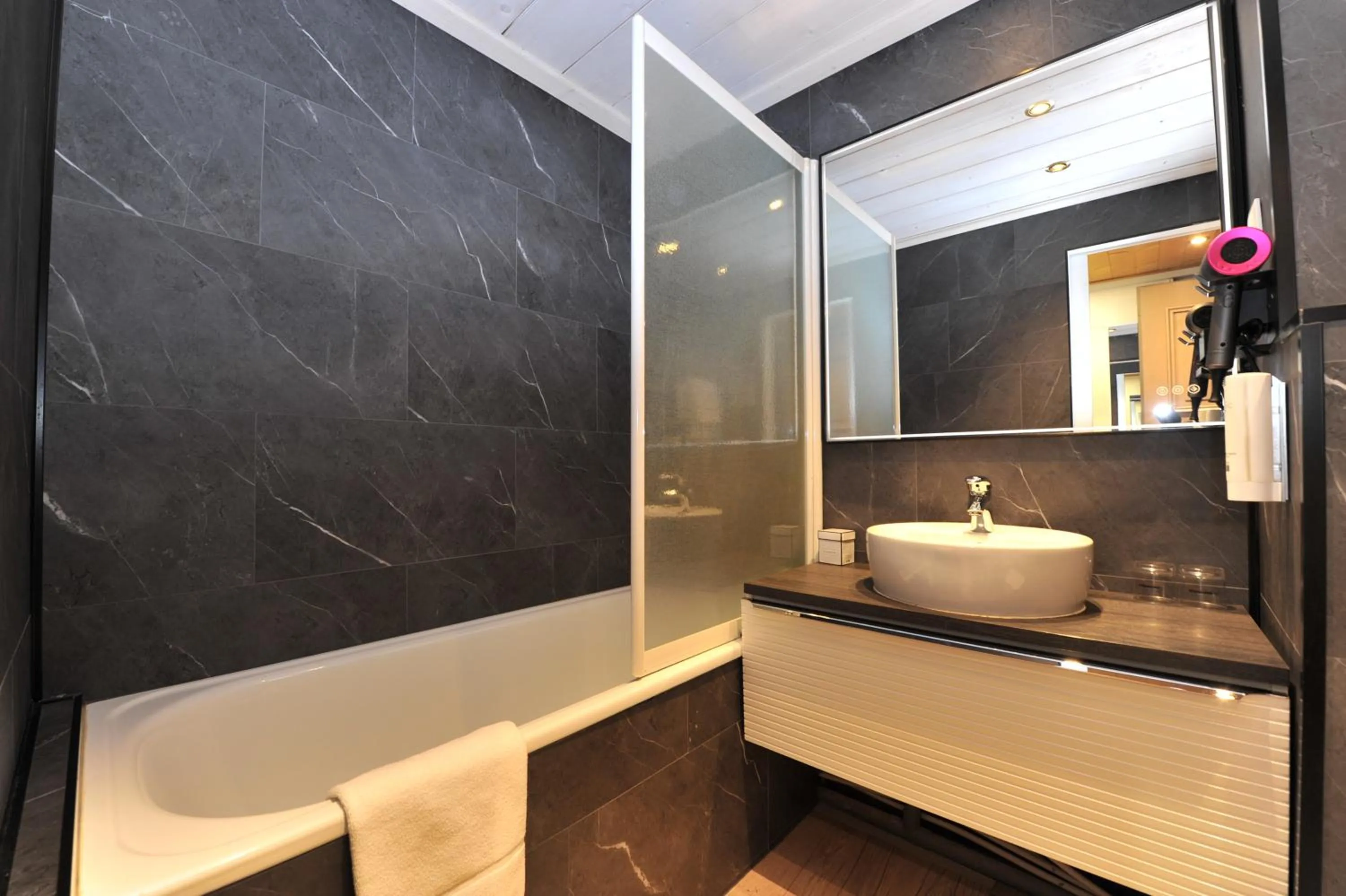 Bathroom in Chalet-Hôtel La Chemenaz