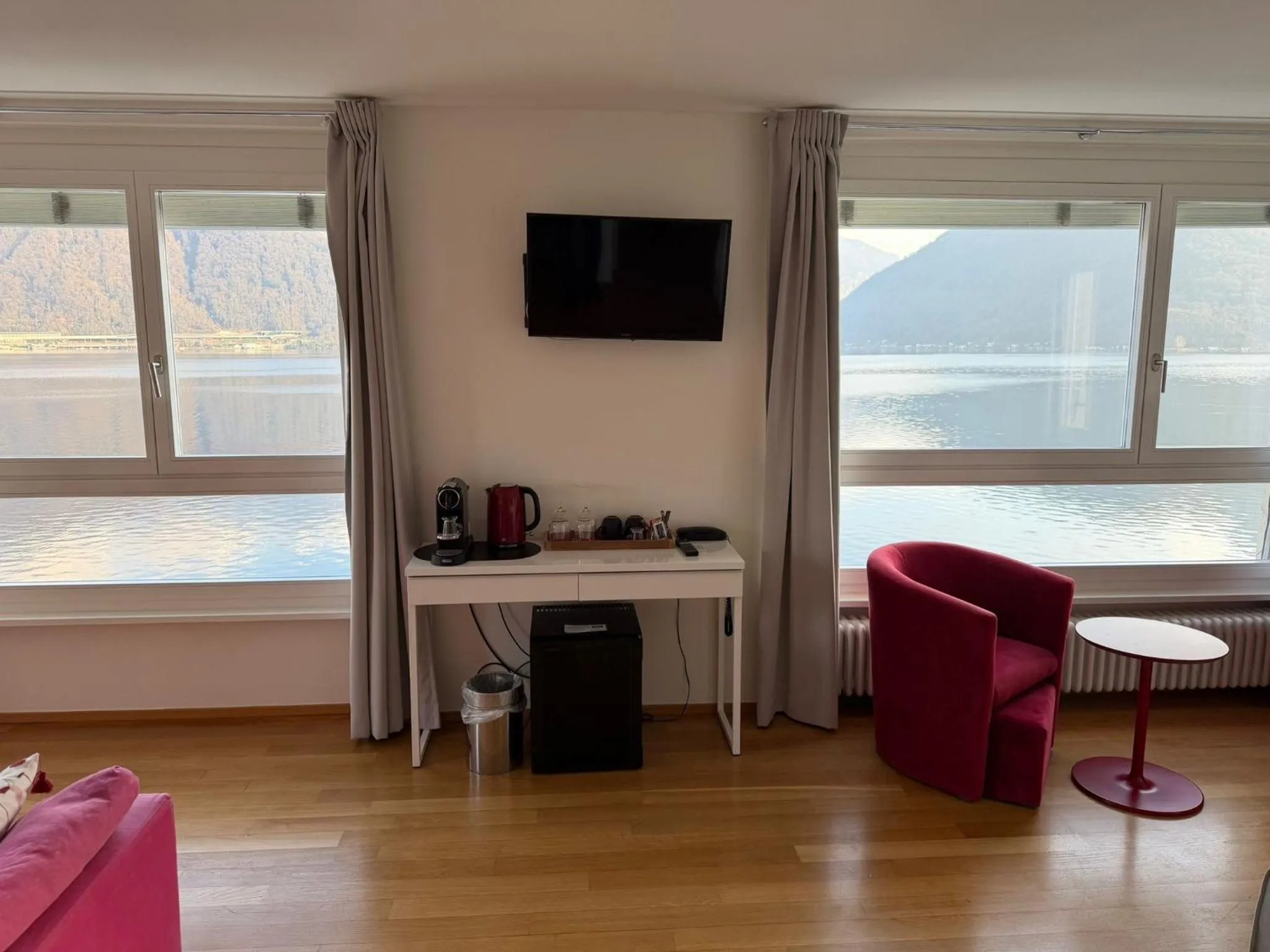 TV and multimedia in Lac Hotel