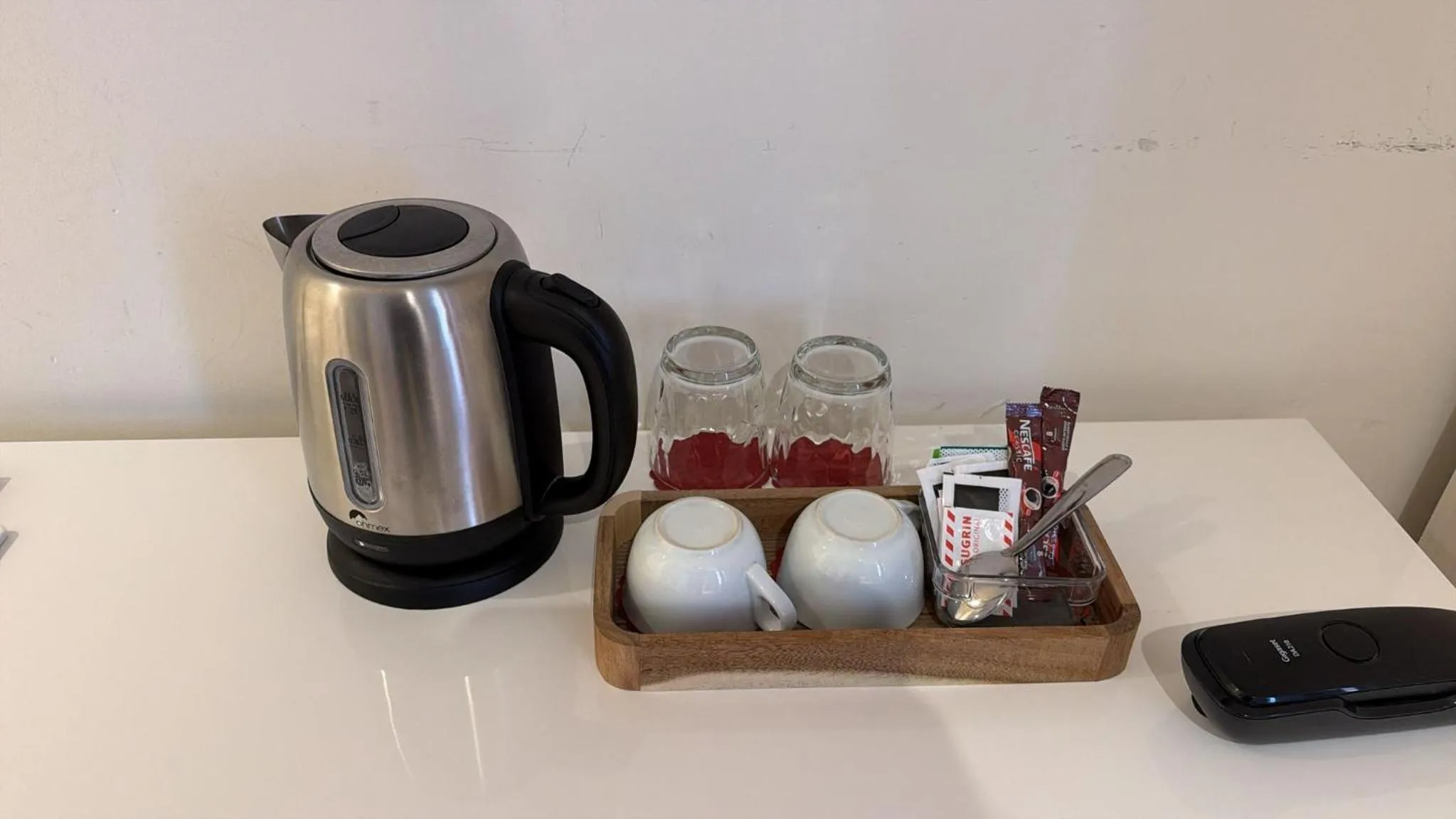 Coffee/tea facilities in Lac Hotel