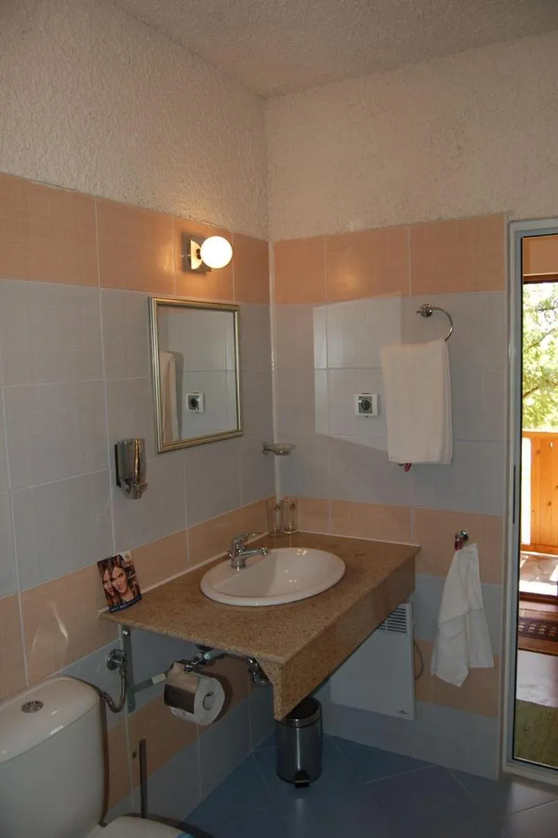 Sinia Vir Eco Residence