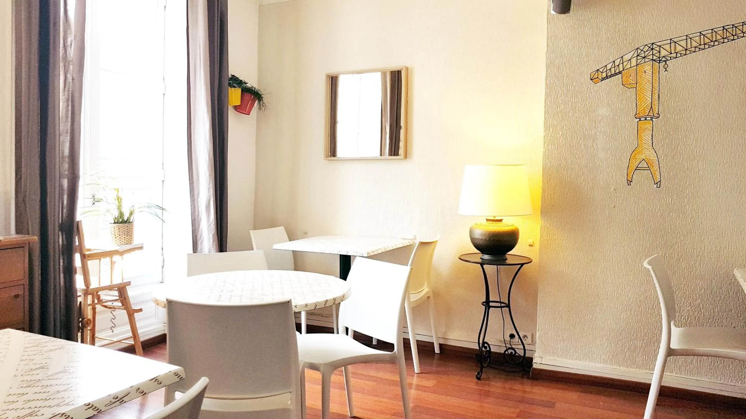 Decorative detail in Hôtel Saint-Patrick Cœur de NANTES