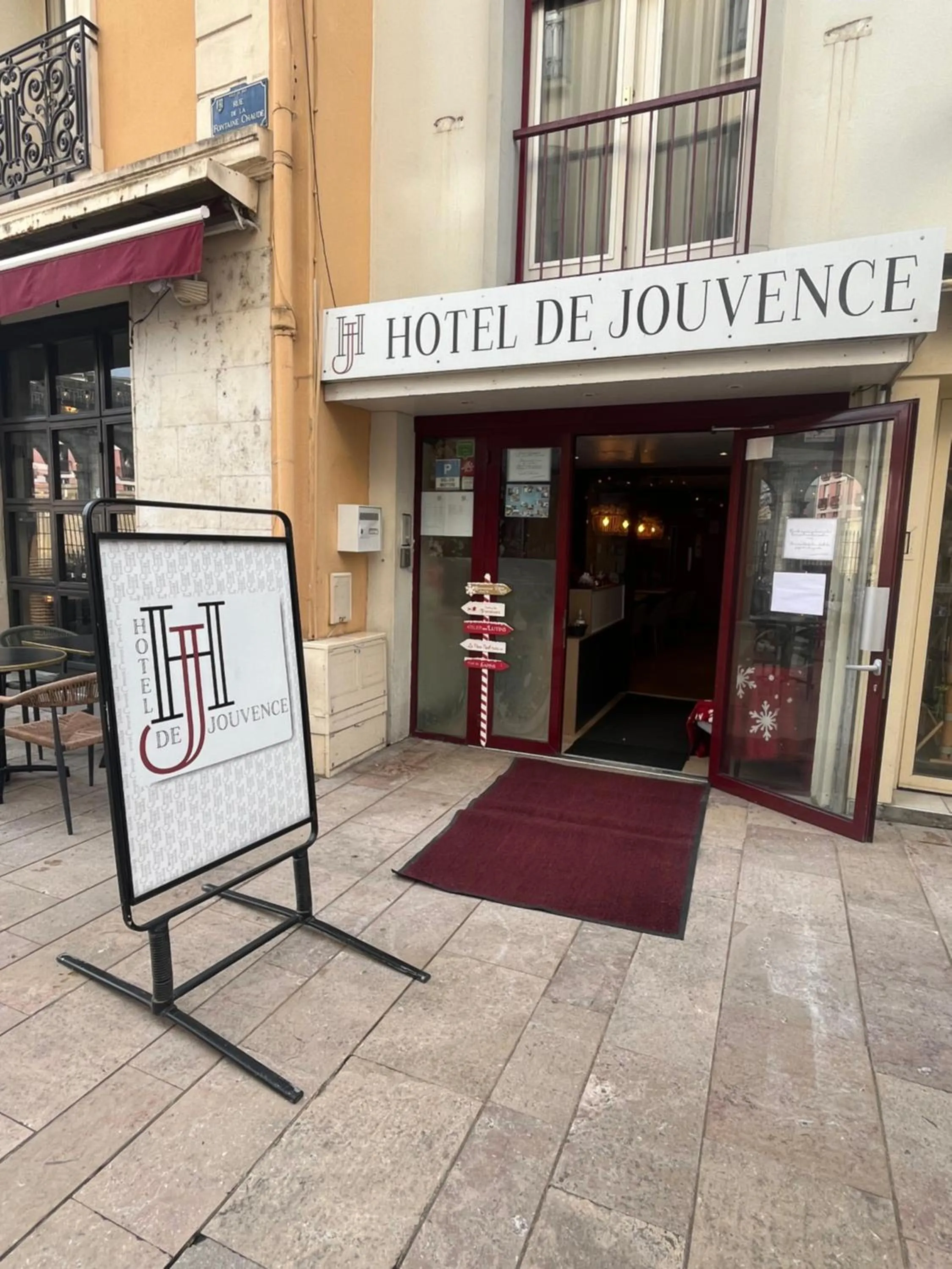 Facade/entrance in Hotel de Jouvence