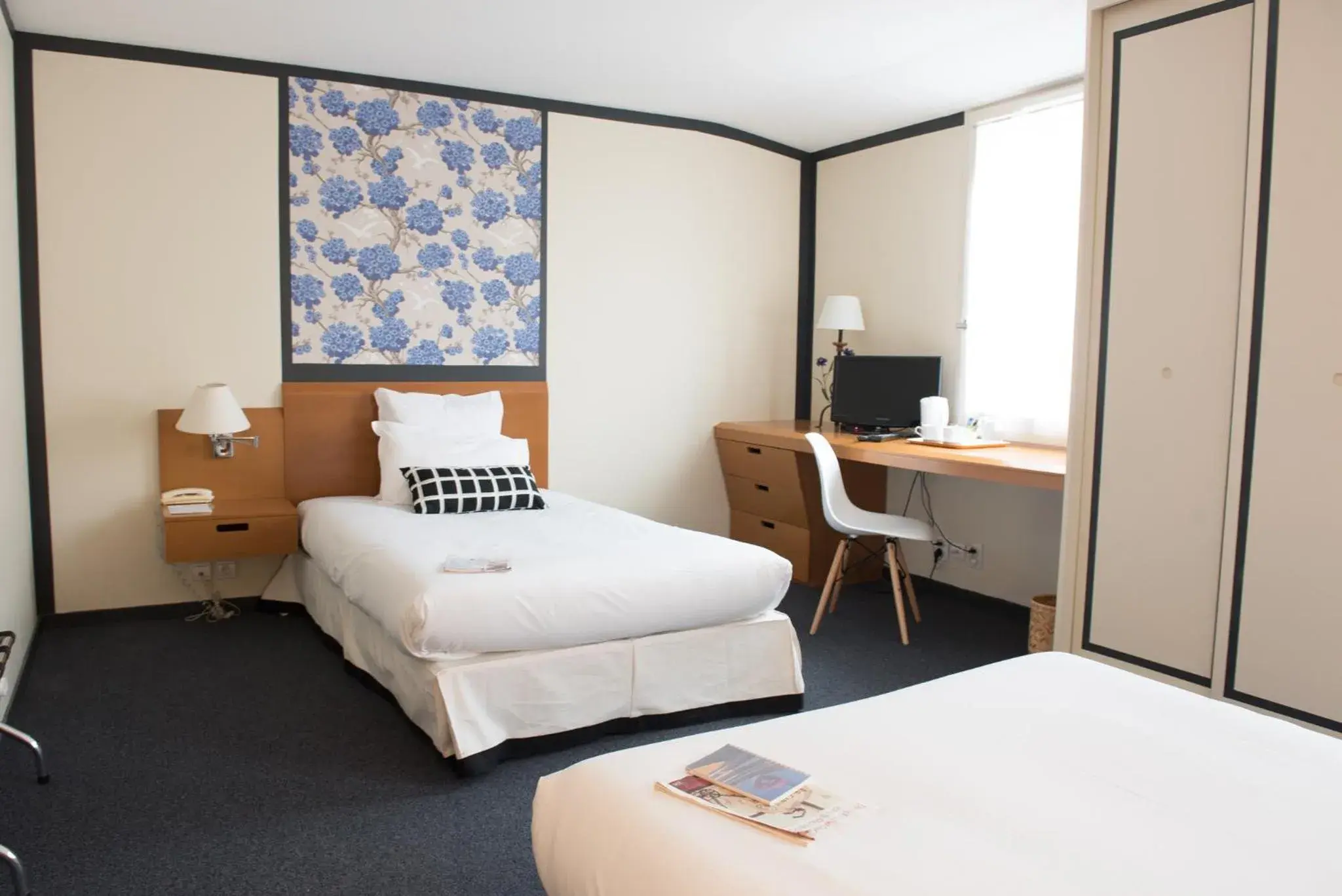 Twin Room in Hotel de Jouvence Twin Room in Hotel de Jouvence