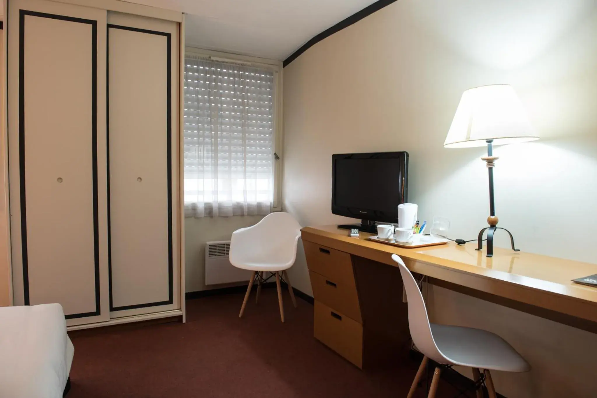 Twin Room in Hotel de Jouvence Twin Room in Hotel de Jouvence