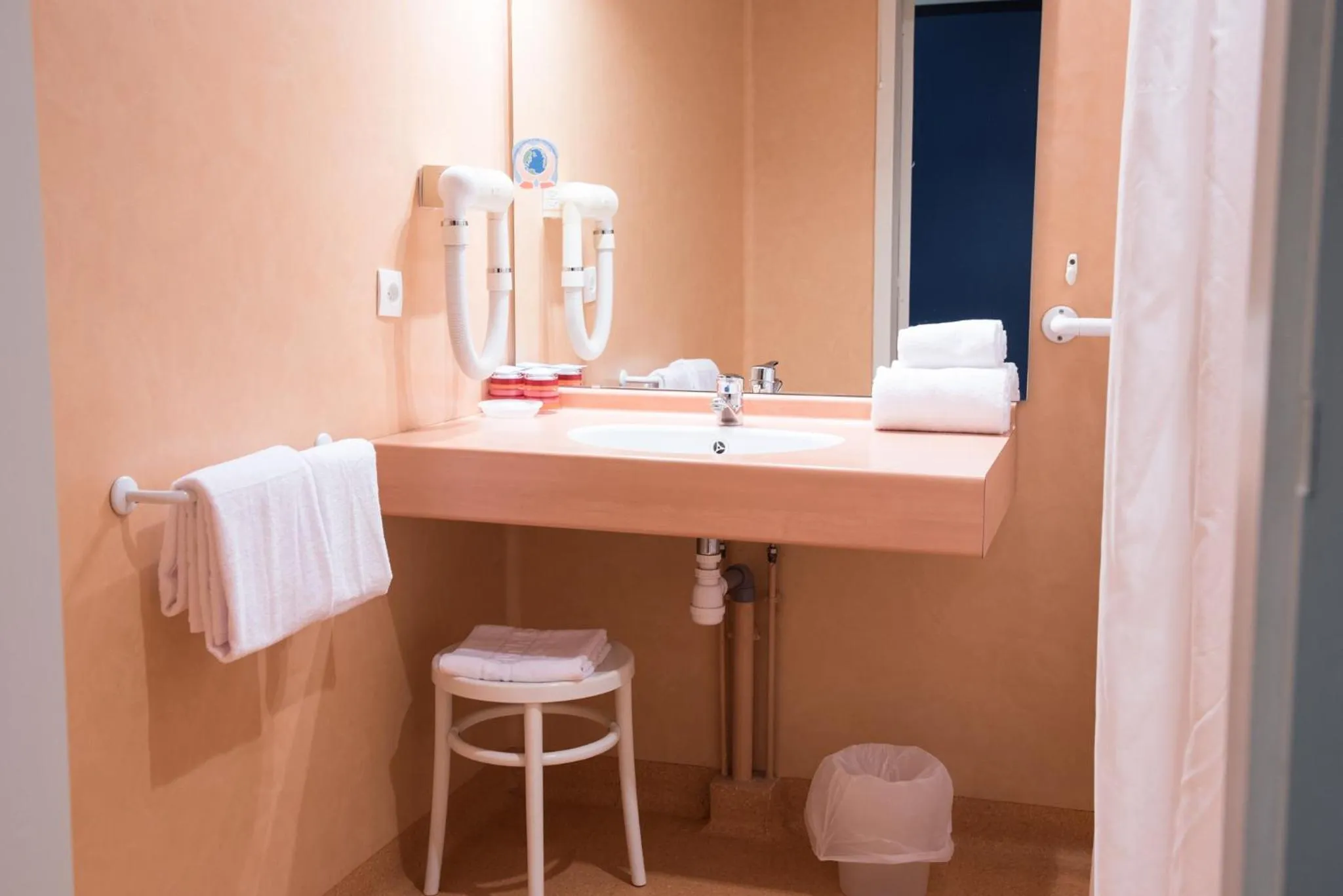 Bathroom in Hotel de Jouvence