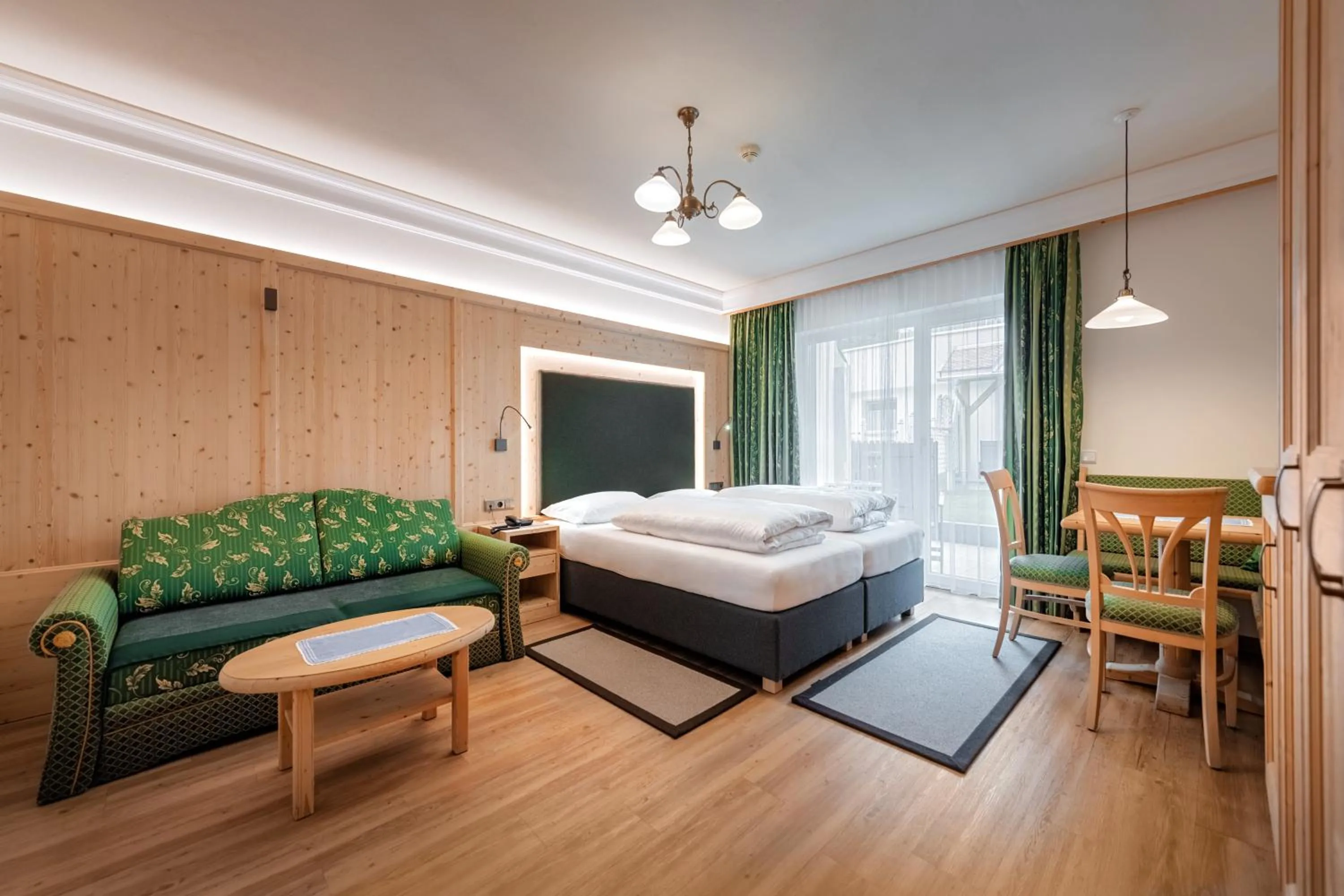 Hotel Sureghes