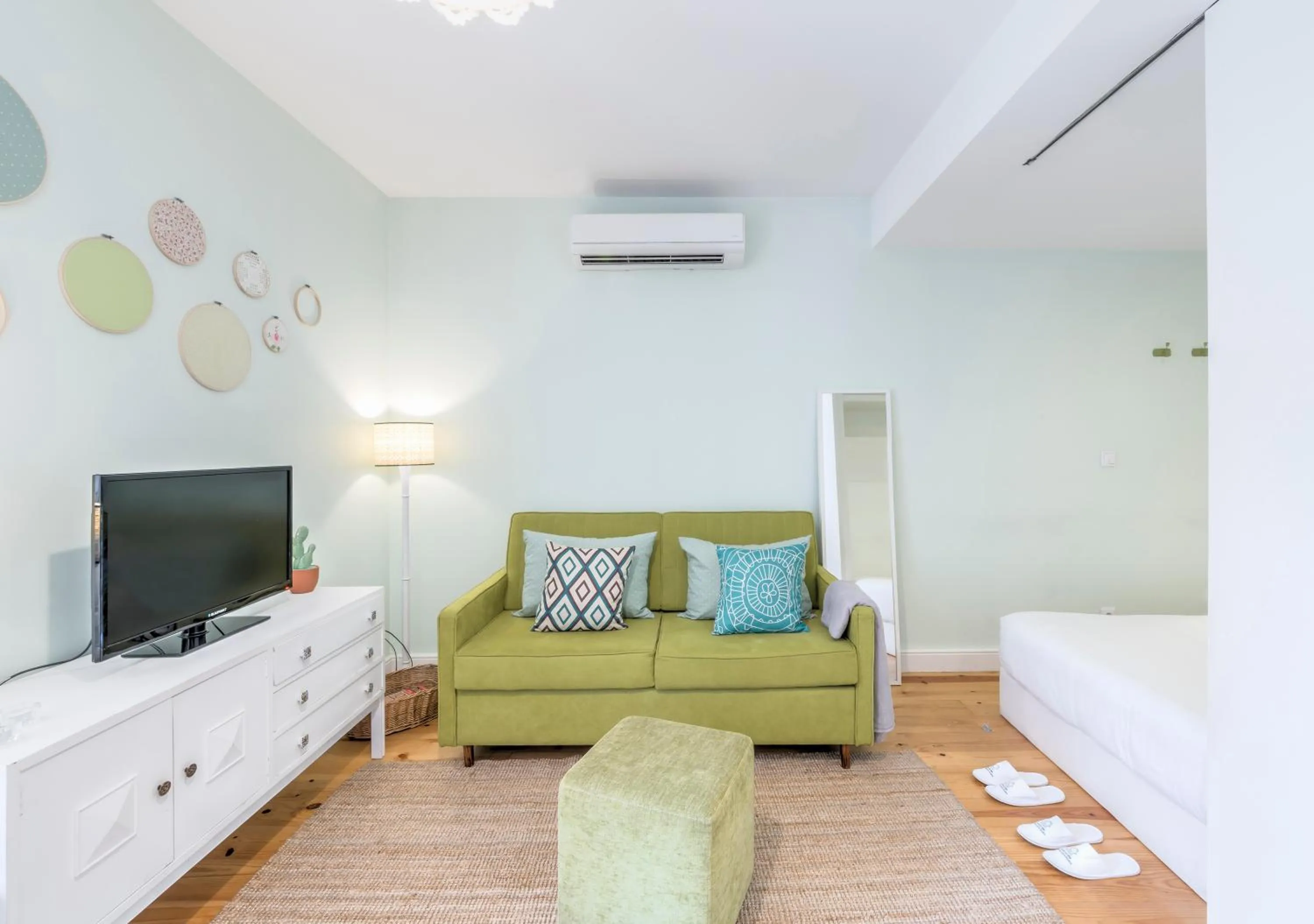 TV and multimedia, Bed in Look At Me - Serviced Lofts & Studios