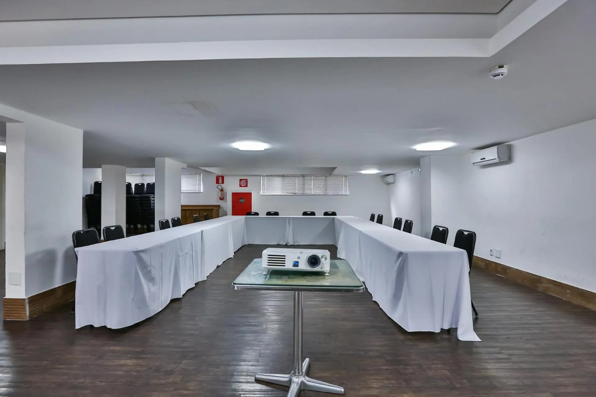 Meeting/conference room in San Diego Suites Pampulha Hotel - Oficial