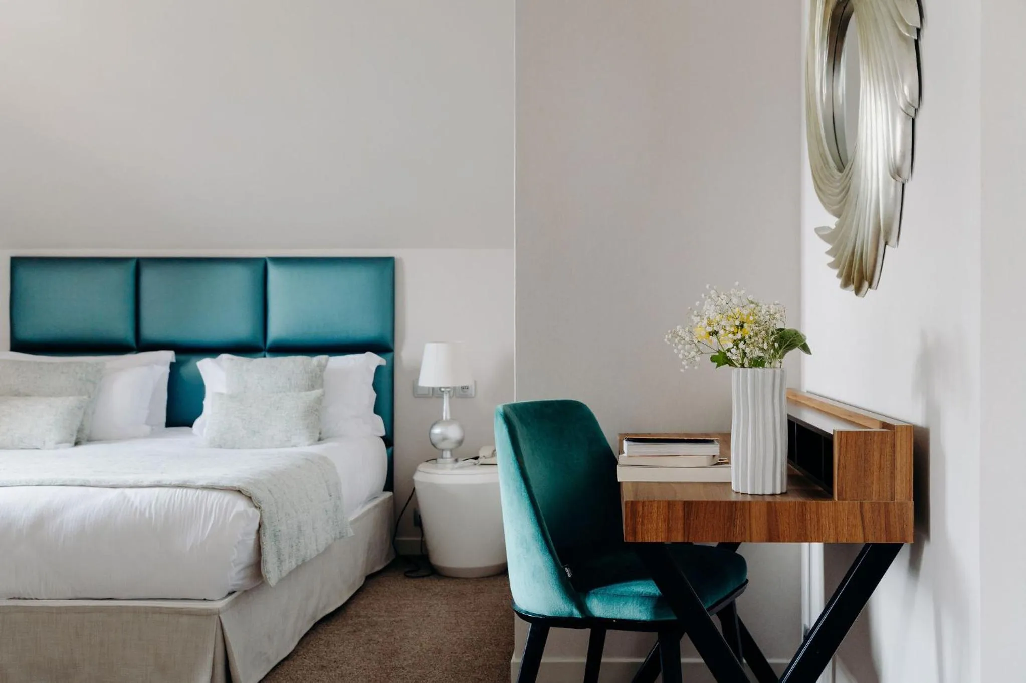 Property building, Bed in Hotel Le Cottage Bise