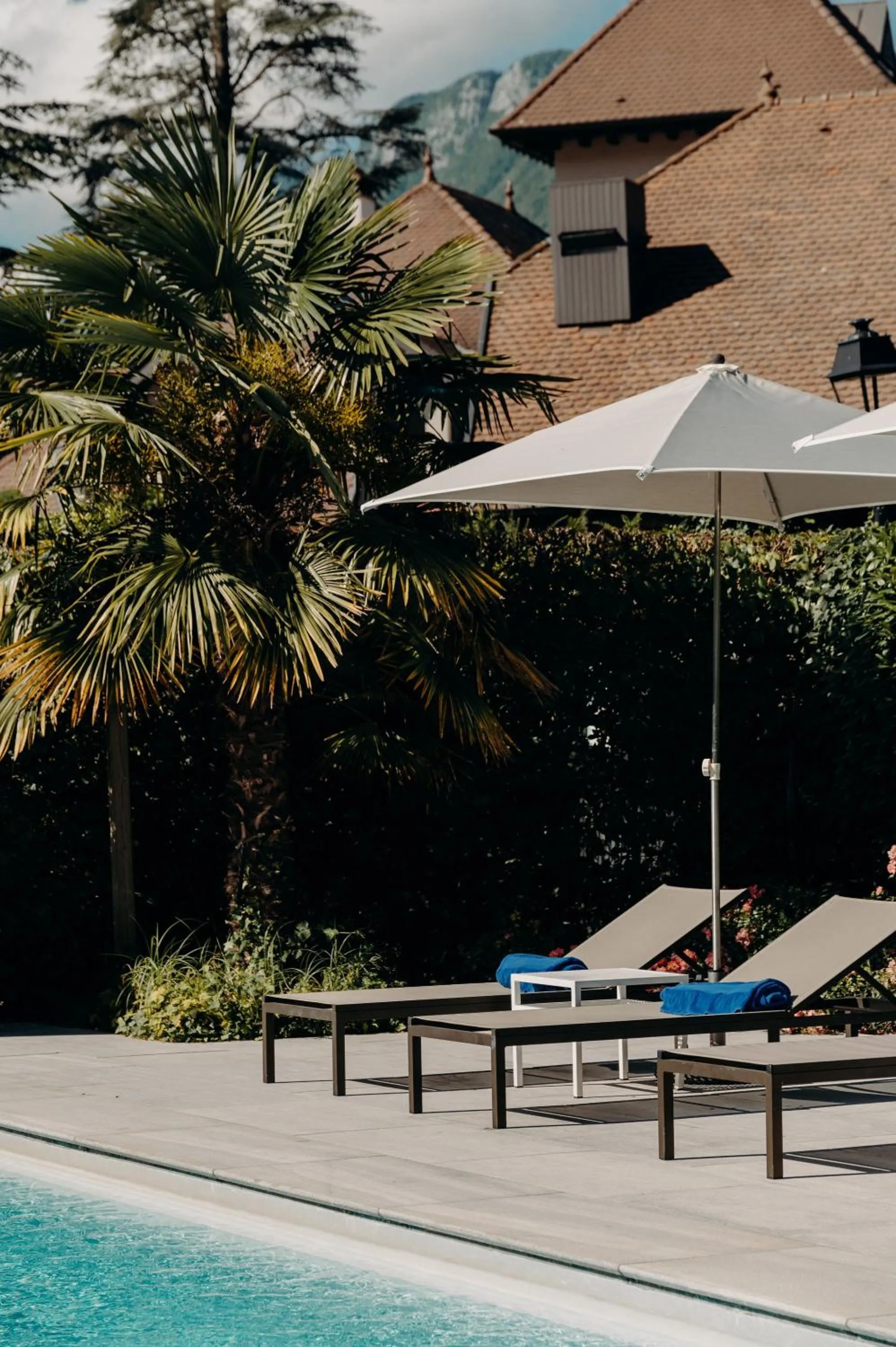 Swimming pool in Hotel Le Cottage Bise