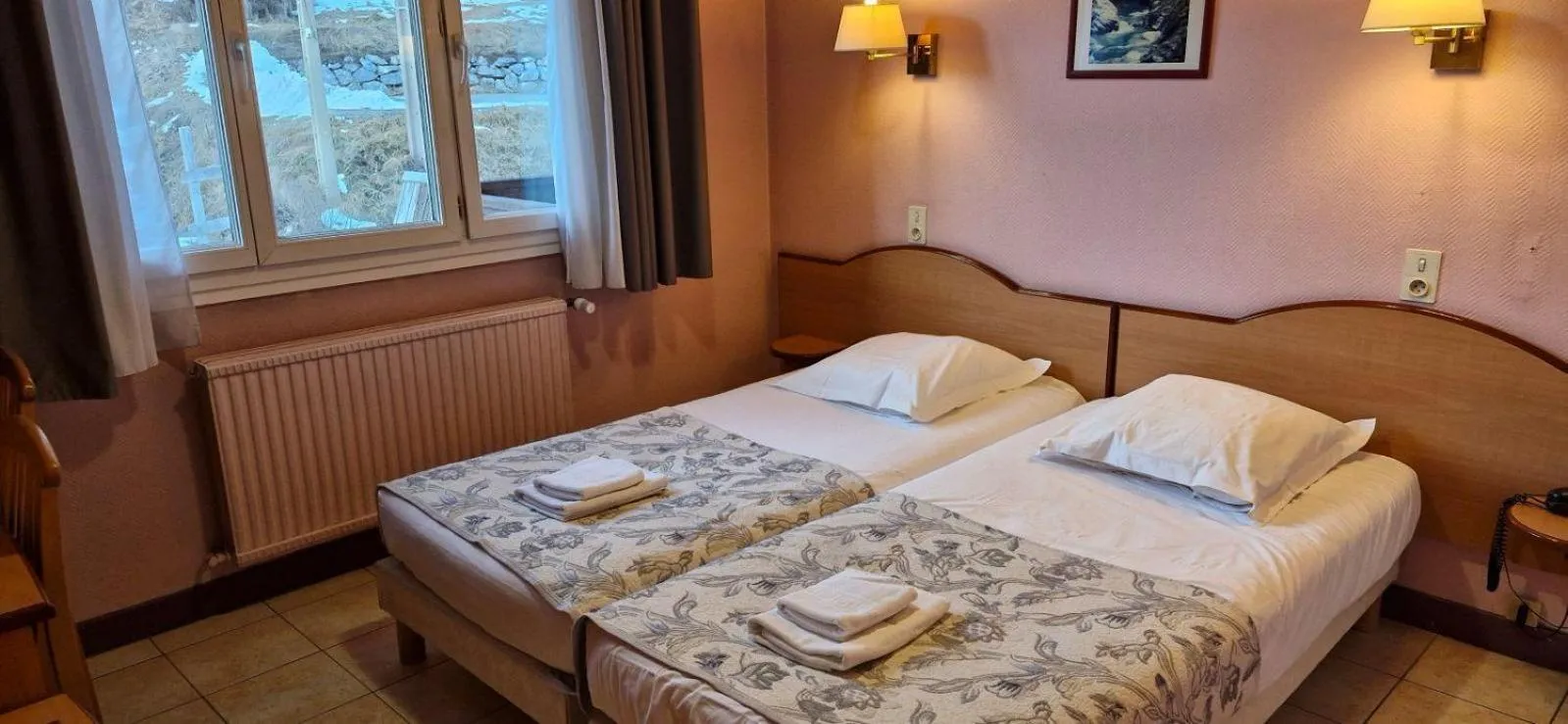 Bed in Hôtel Cristol