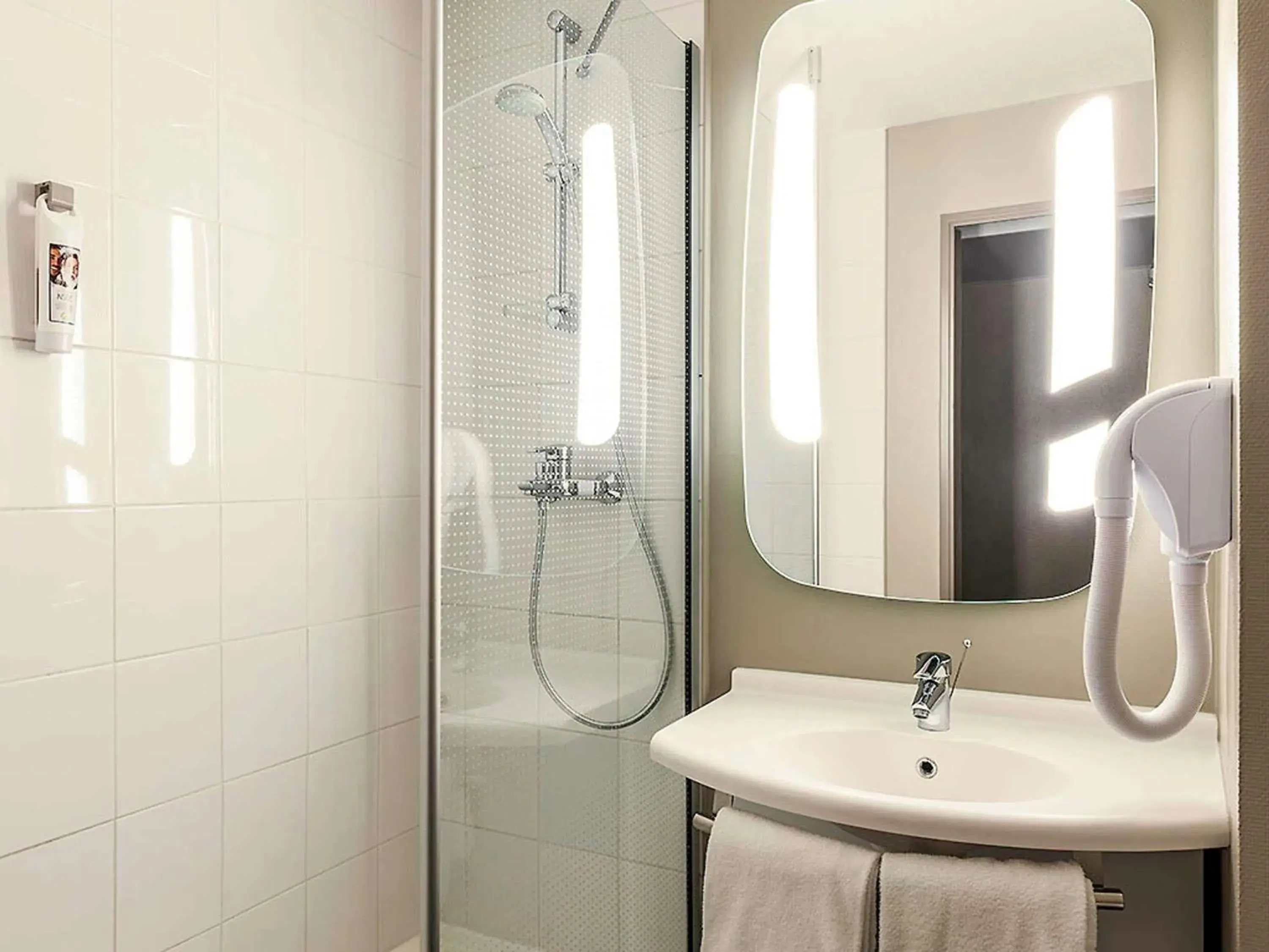 Bedroom in ibis Massy Bedroom in ibis Massy