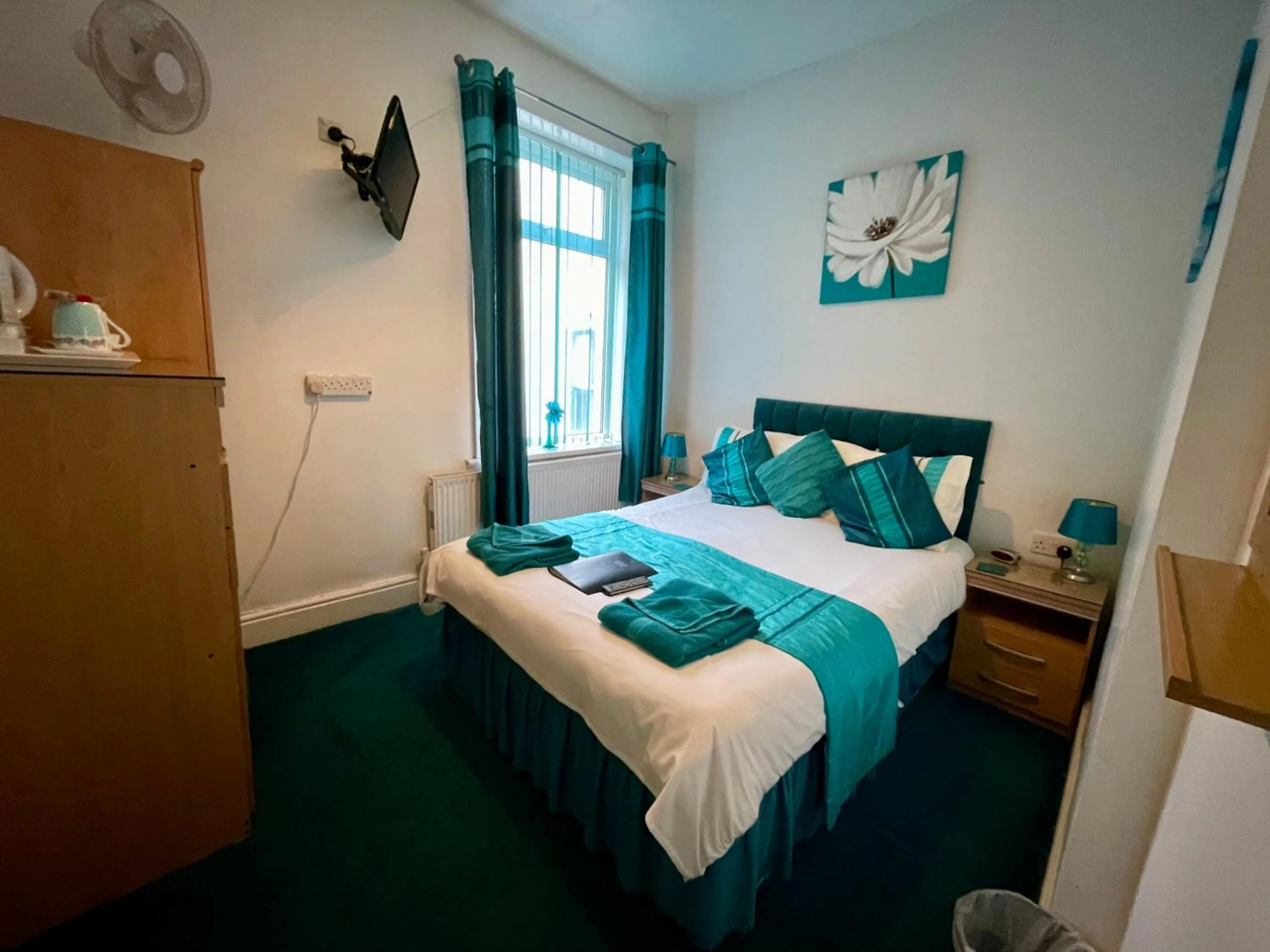 Double Room in Beeches Hotel