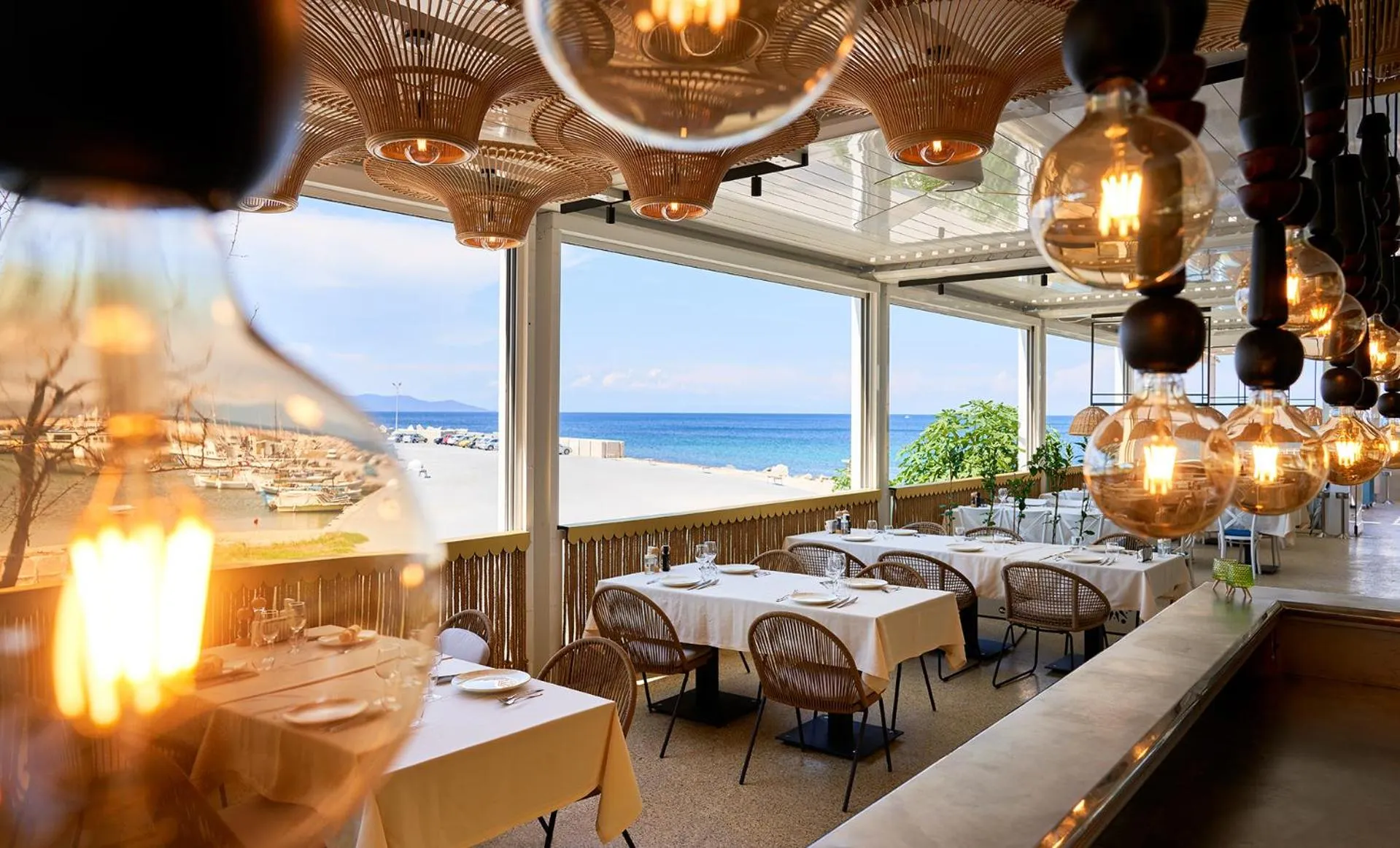 Restaurant/places to eat in Mount Athos Resort