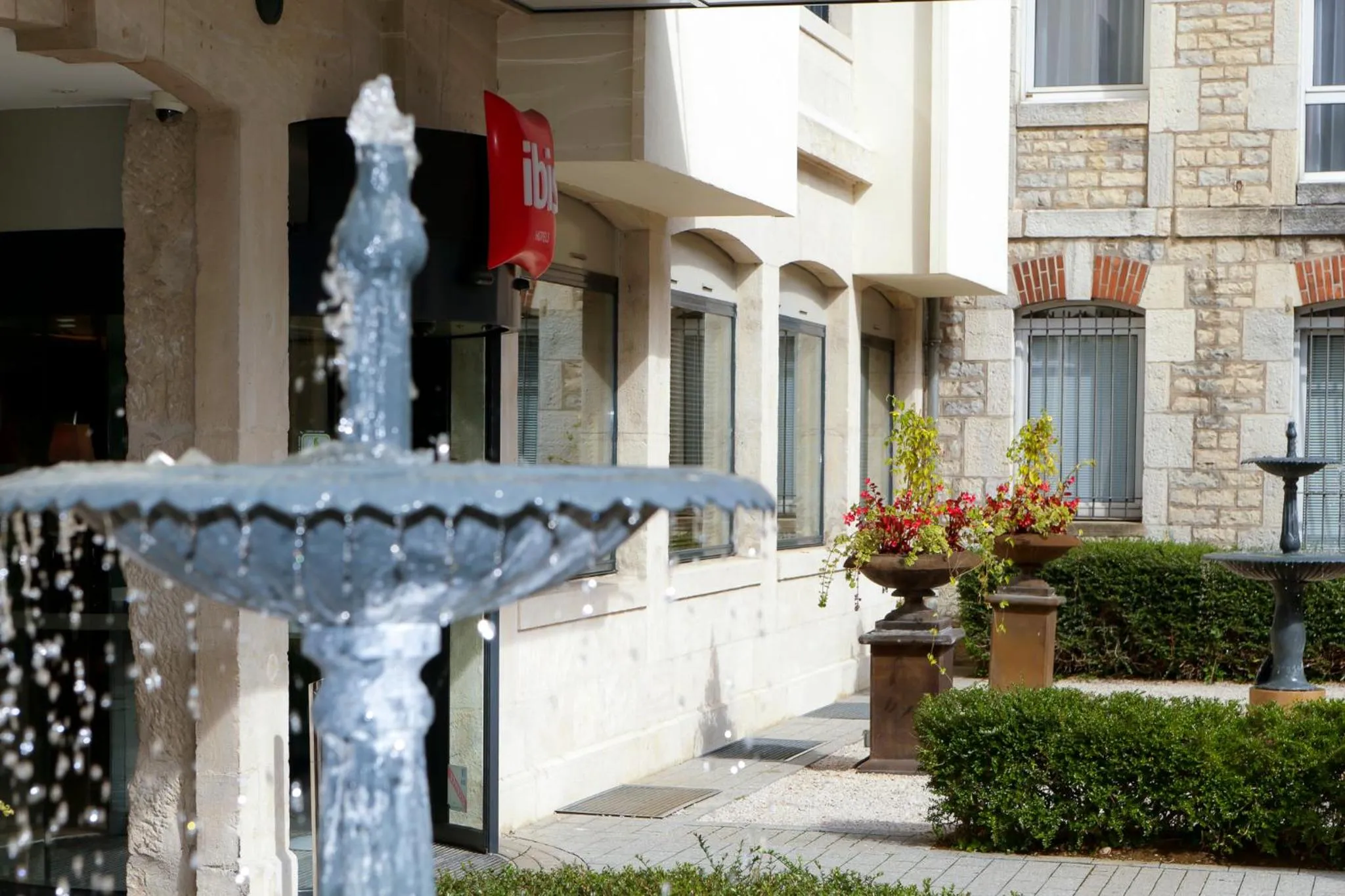 Facade/entrance in ibis Besançon Centre Ville