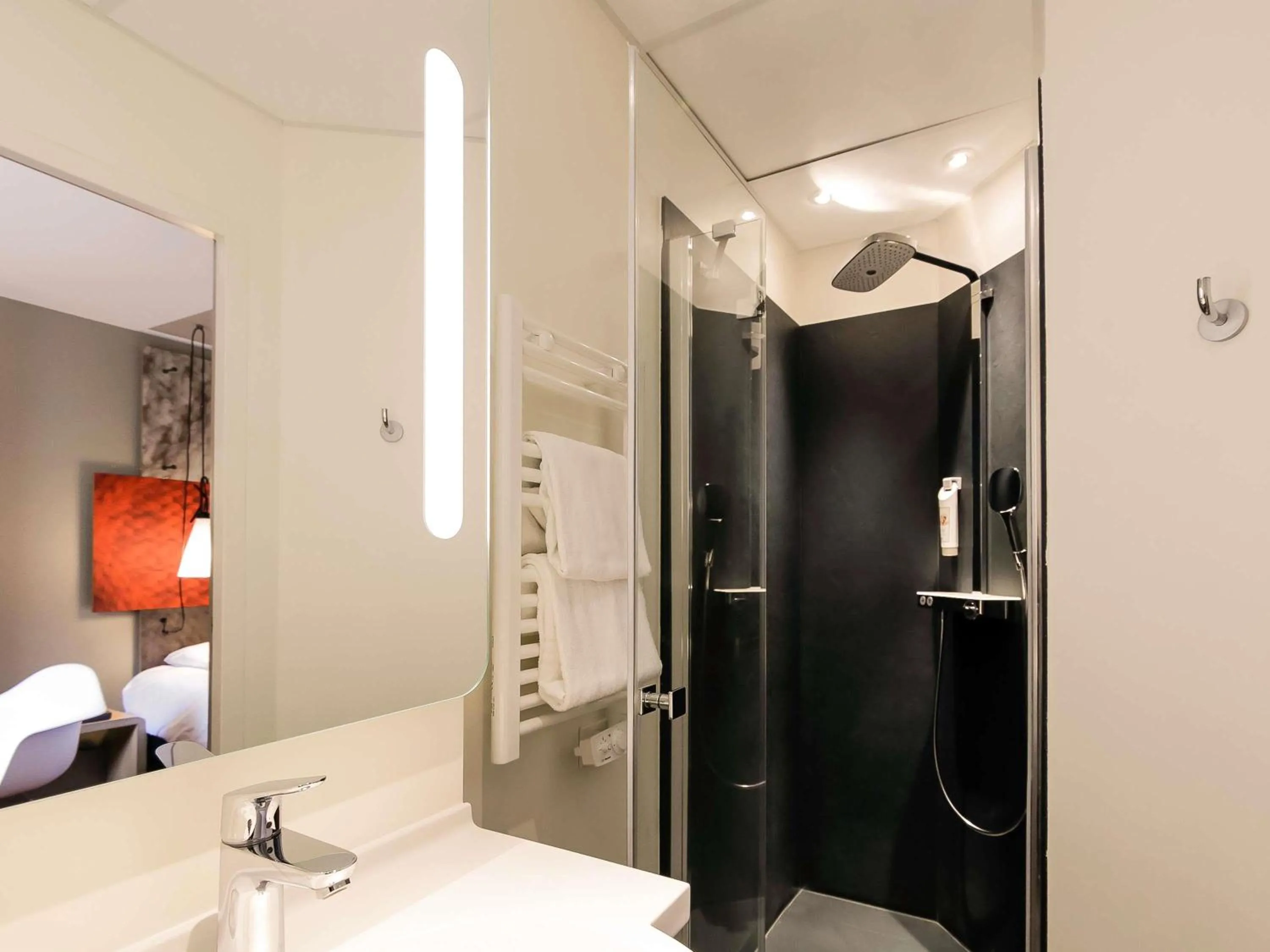 Bedroom in ibis Besançon Centre Ville