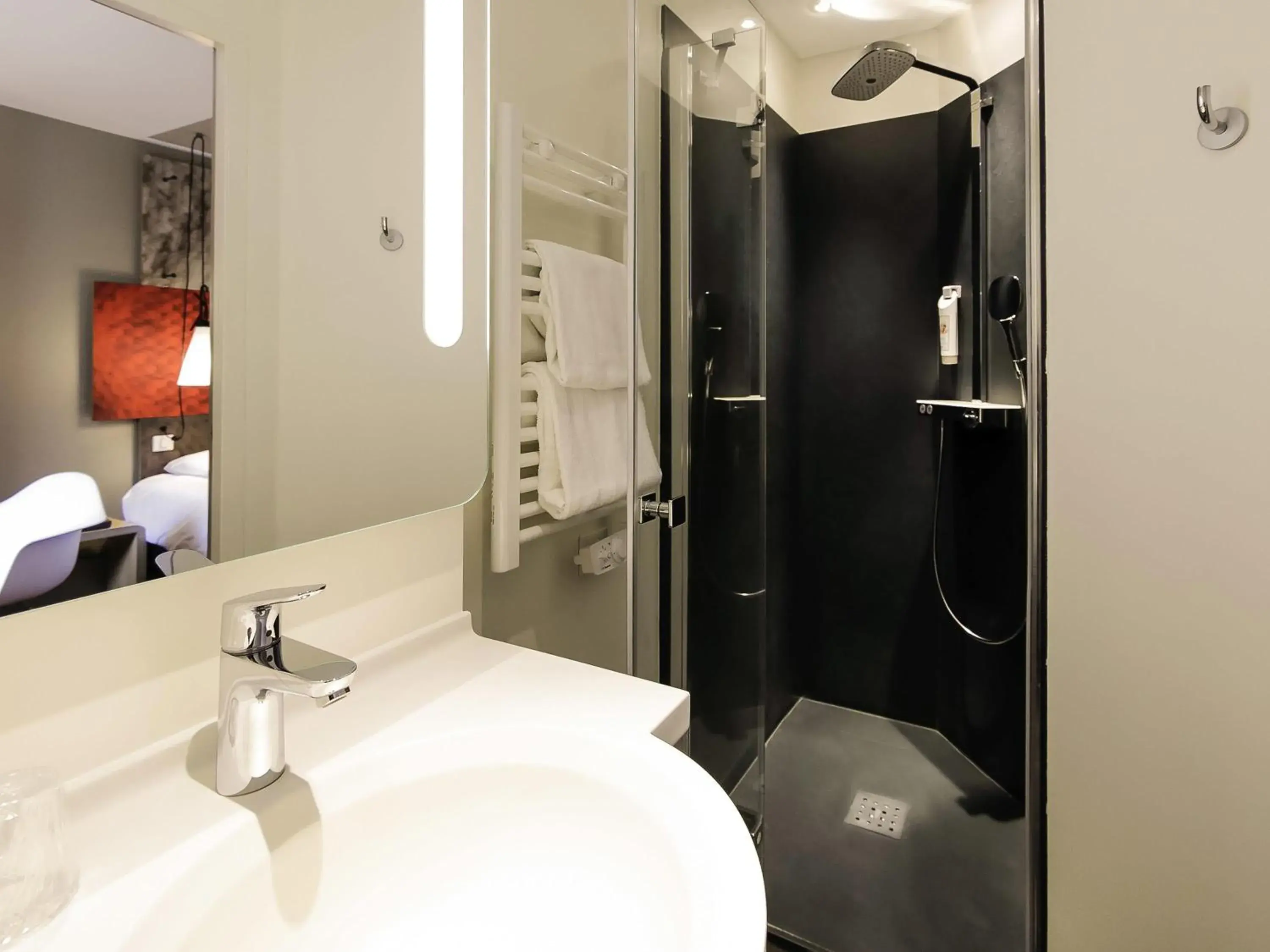 Bedroom in ibis Besançon Centre Ville Bedroom in ibis Besançon Centre Ville