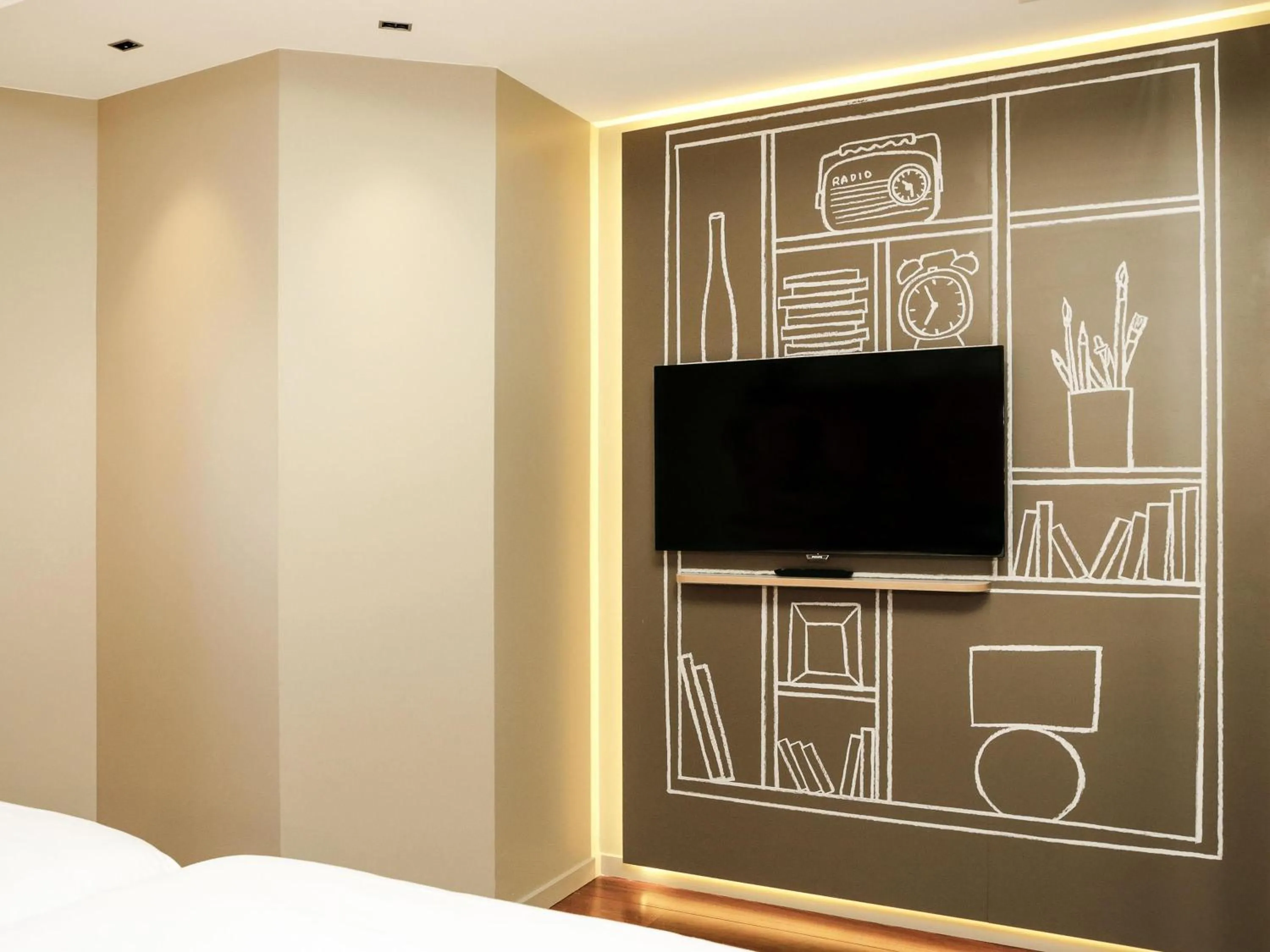 Bedroom in ibis Besançon Centre Ville