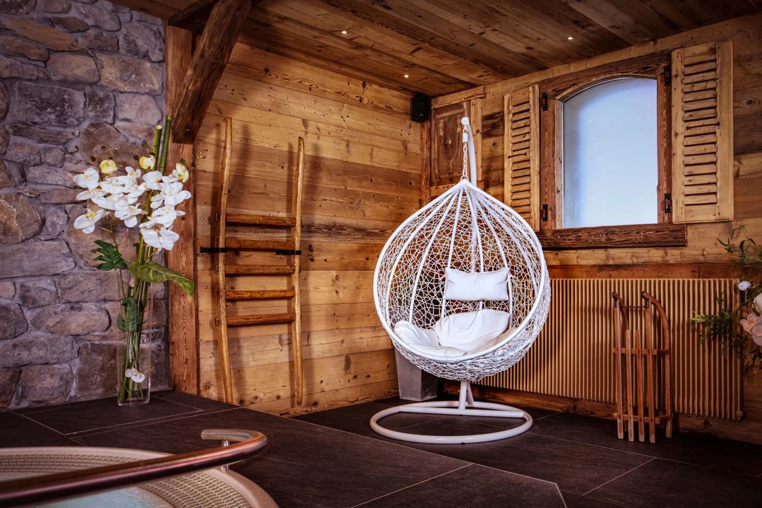 Spa and wellness centre/facilities in Chalet-Hôtel Neige et Roc, The Originals Relais
