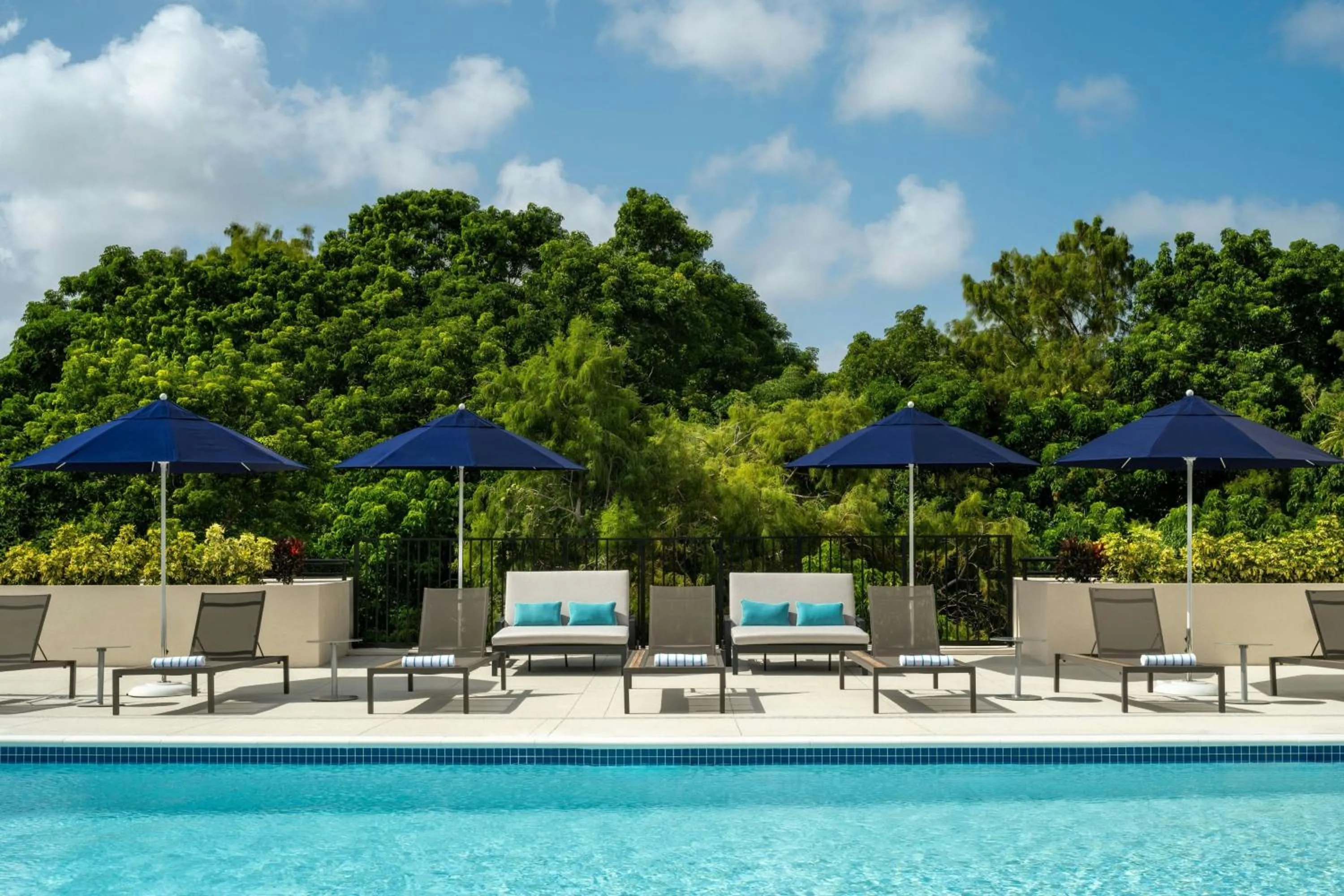 Swimming pool in Fort Lauderdale Marriott North