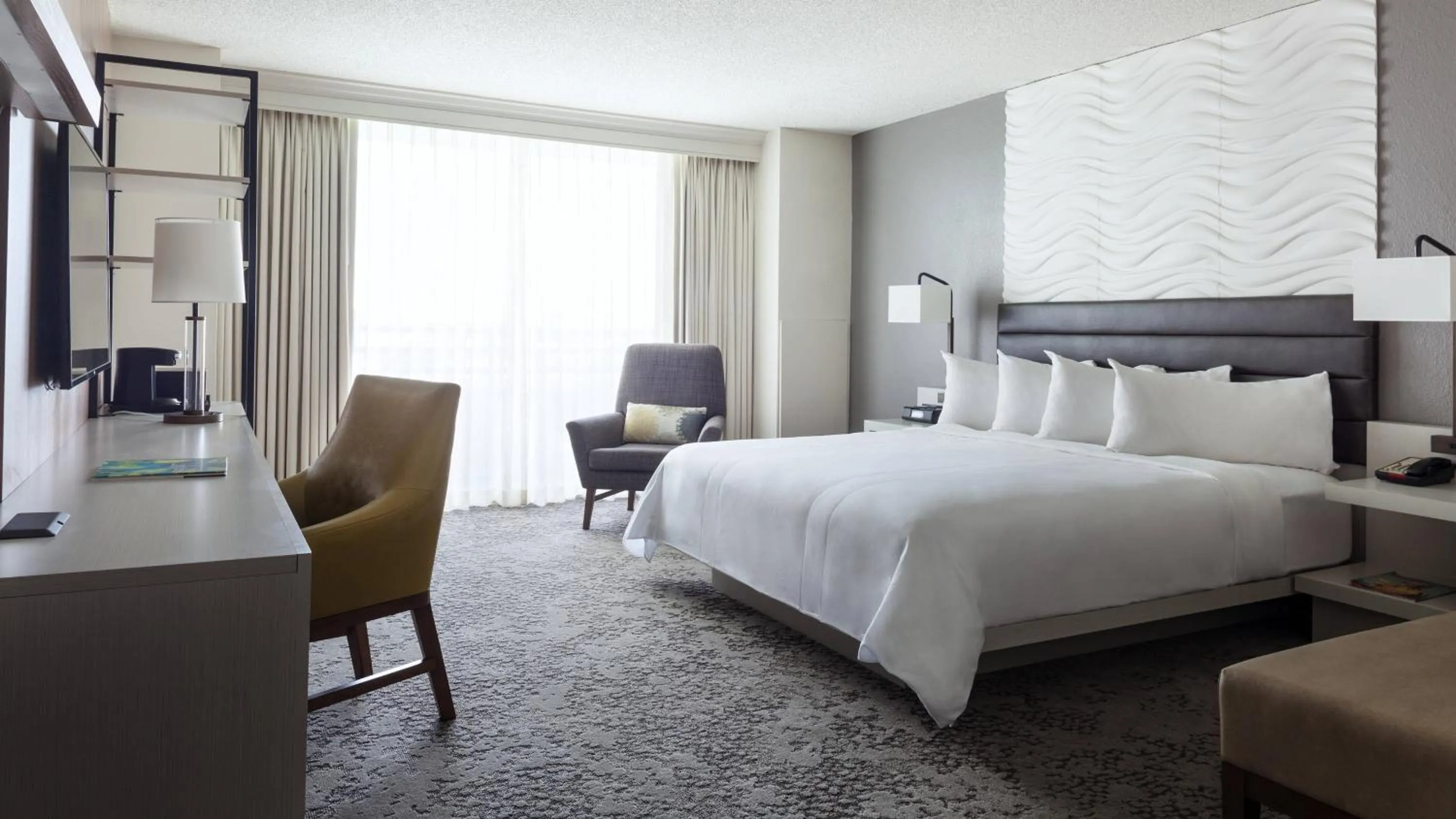 Bed in Fort Lauderdale Marriott North