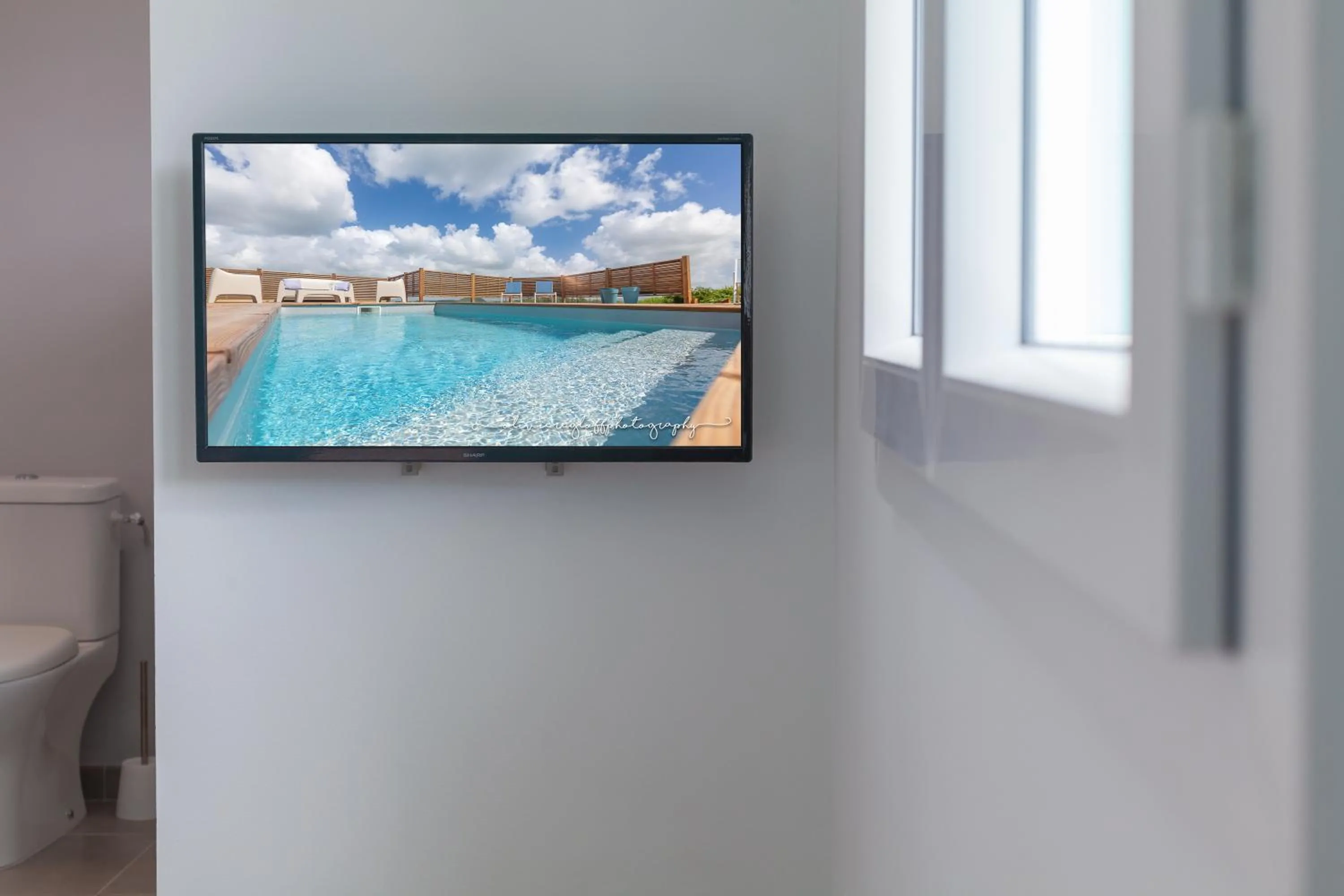 TV and multimedia in SeaCove & SeaSide Villas, classées 4 étoiles