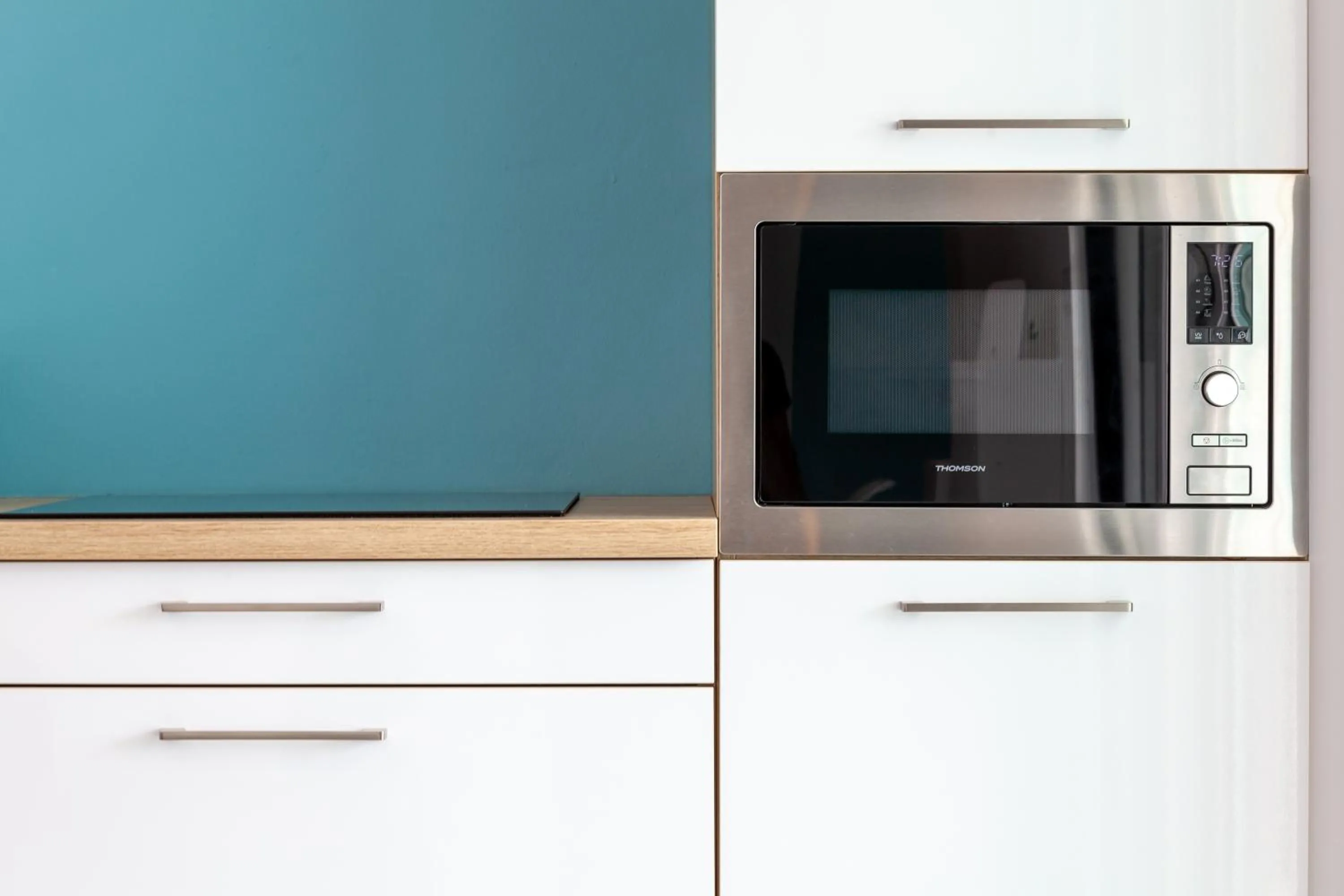 Kitchen or kitchenette in SeaCove & SeaSide Villas, classées 4 étoiles