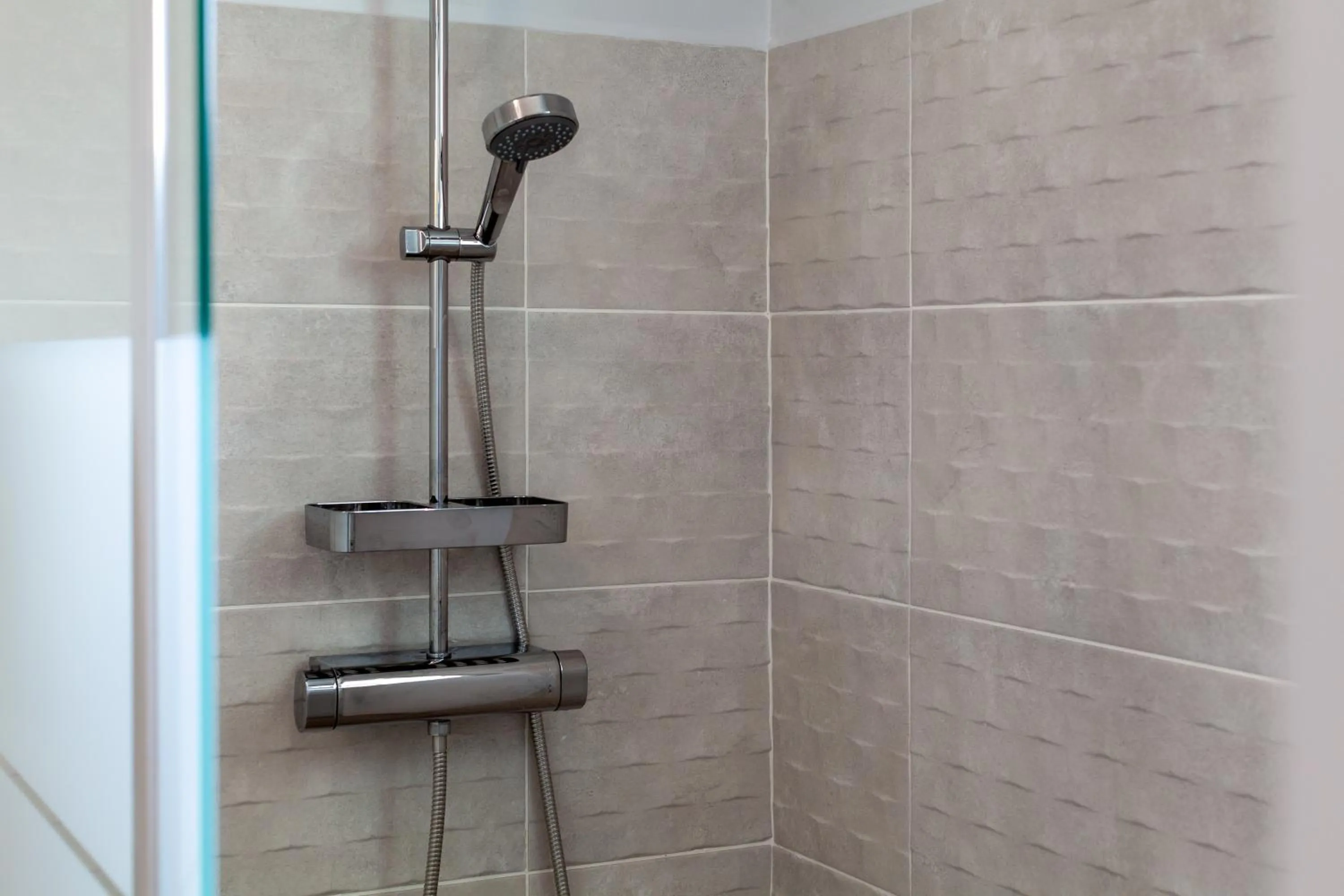 Bathroom in SeaCove & SeaSide Villas, classées 4 étoiles