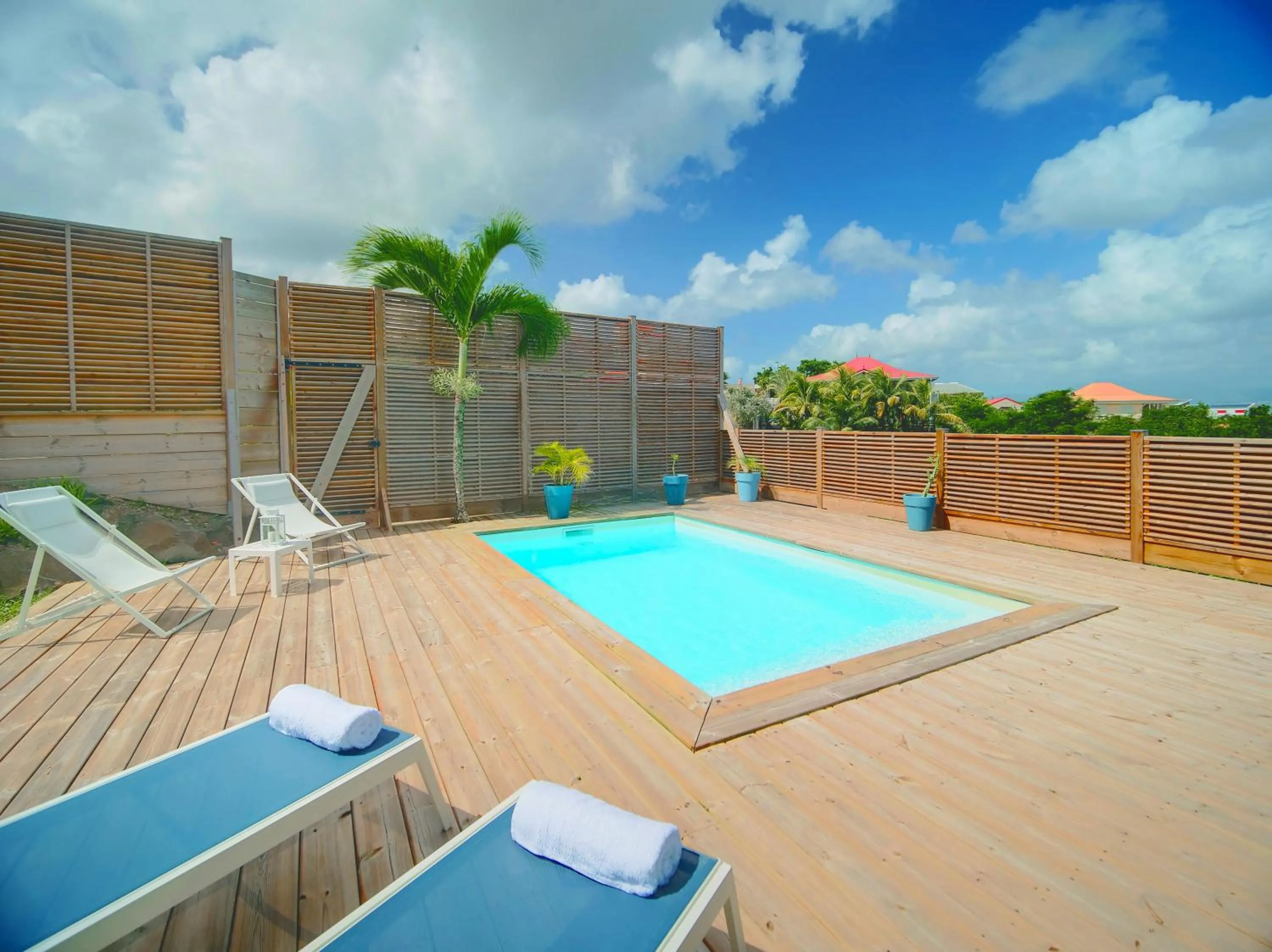 Pool view in SeaCove & SeaSide Villas, classées 4 étoiles