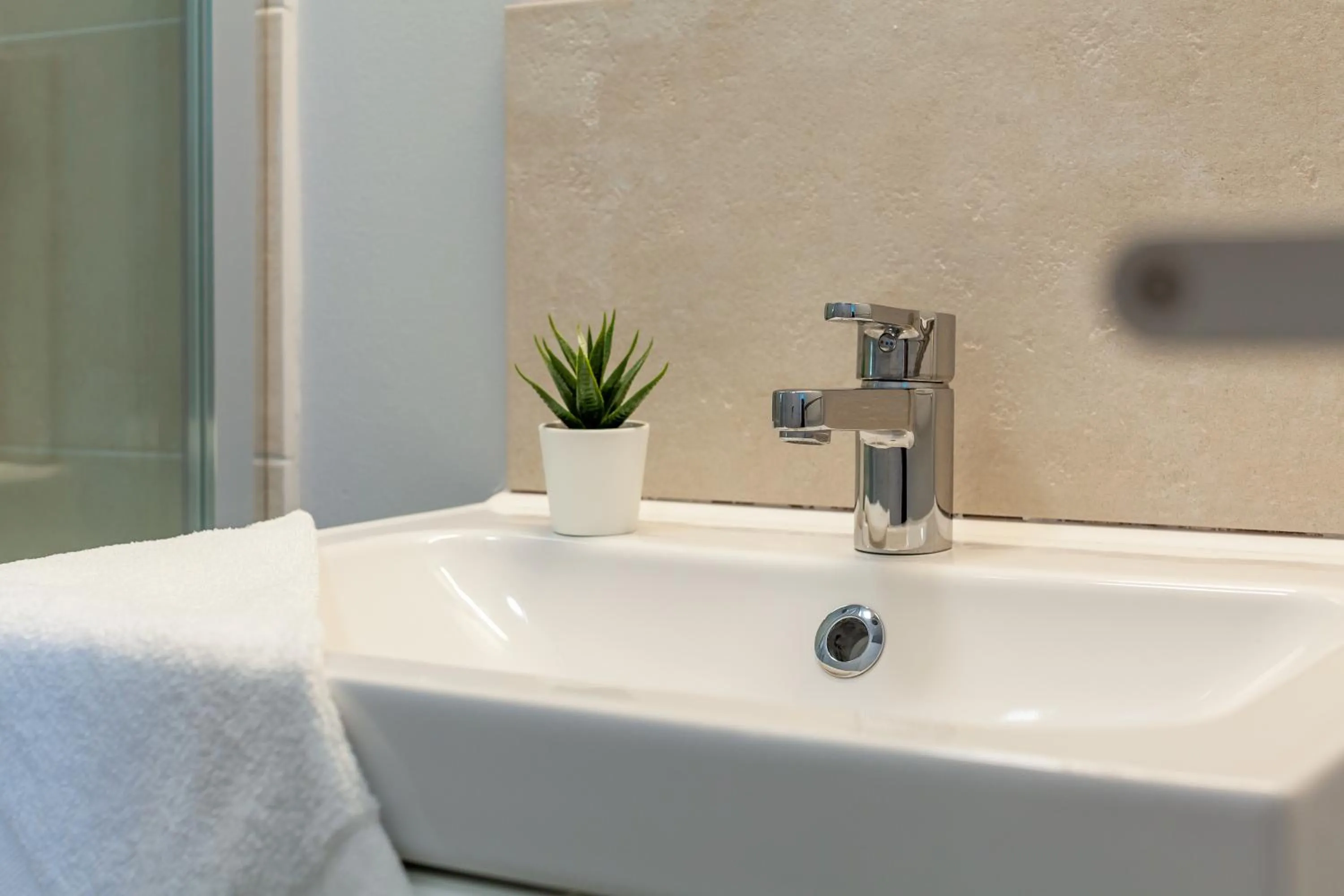 Bathroom in SeaCove & SeaSide Villas, classées 4 étoiles