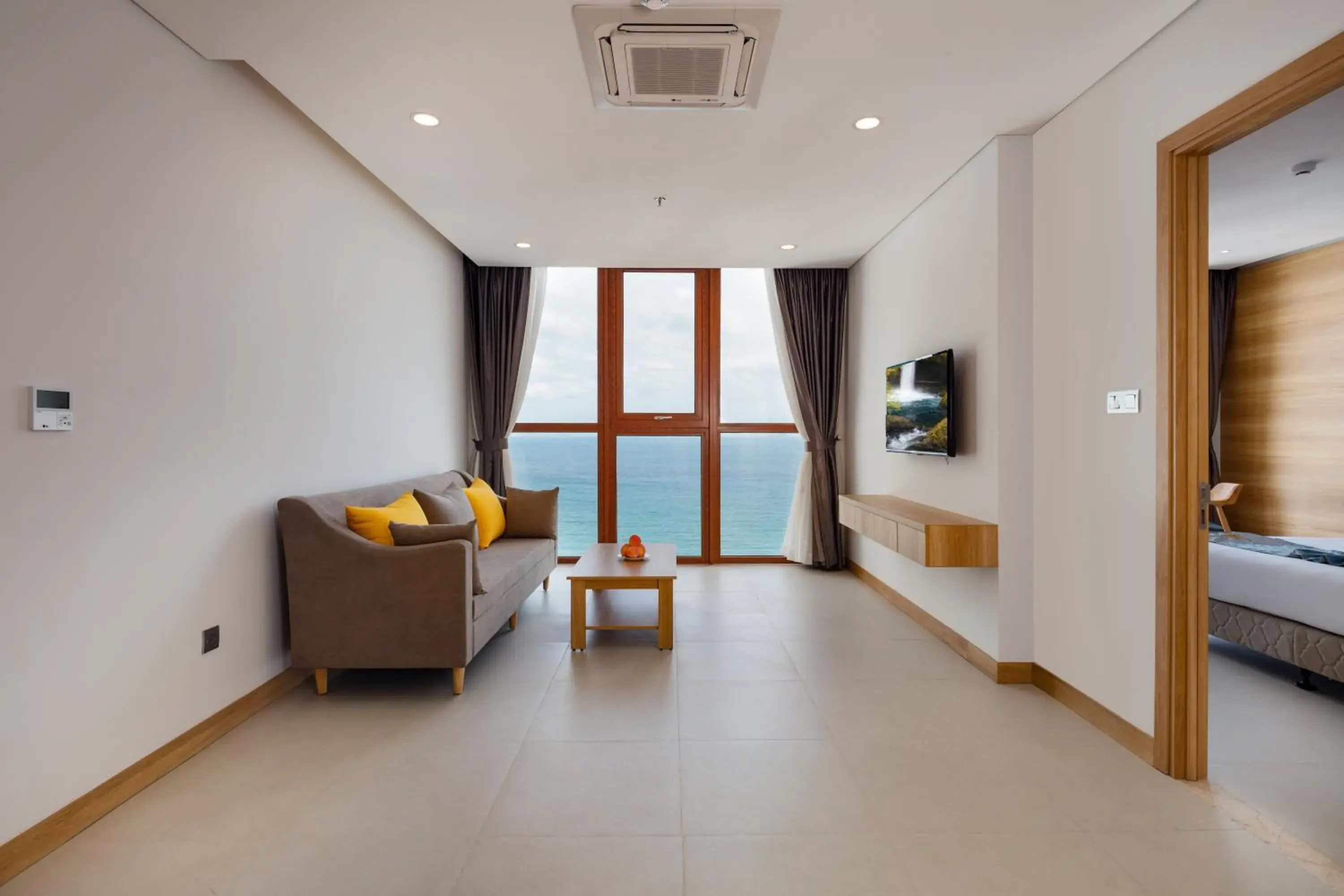 Living room, Bed in Sun Kiss Hotel Living room, Bed in Sun Kiss Hotel