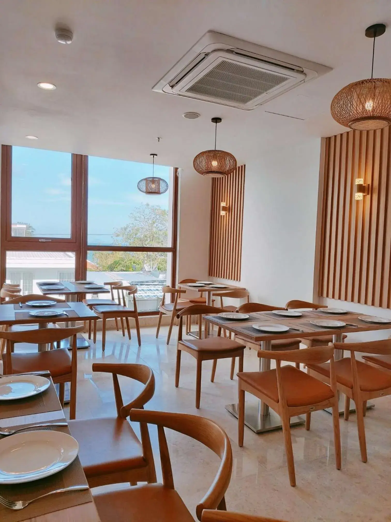 Restaurant/places to eat in Sun Kiss Hotel Restaurant/places to eat in Sun Kiss Hotel