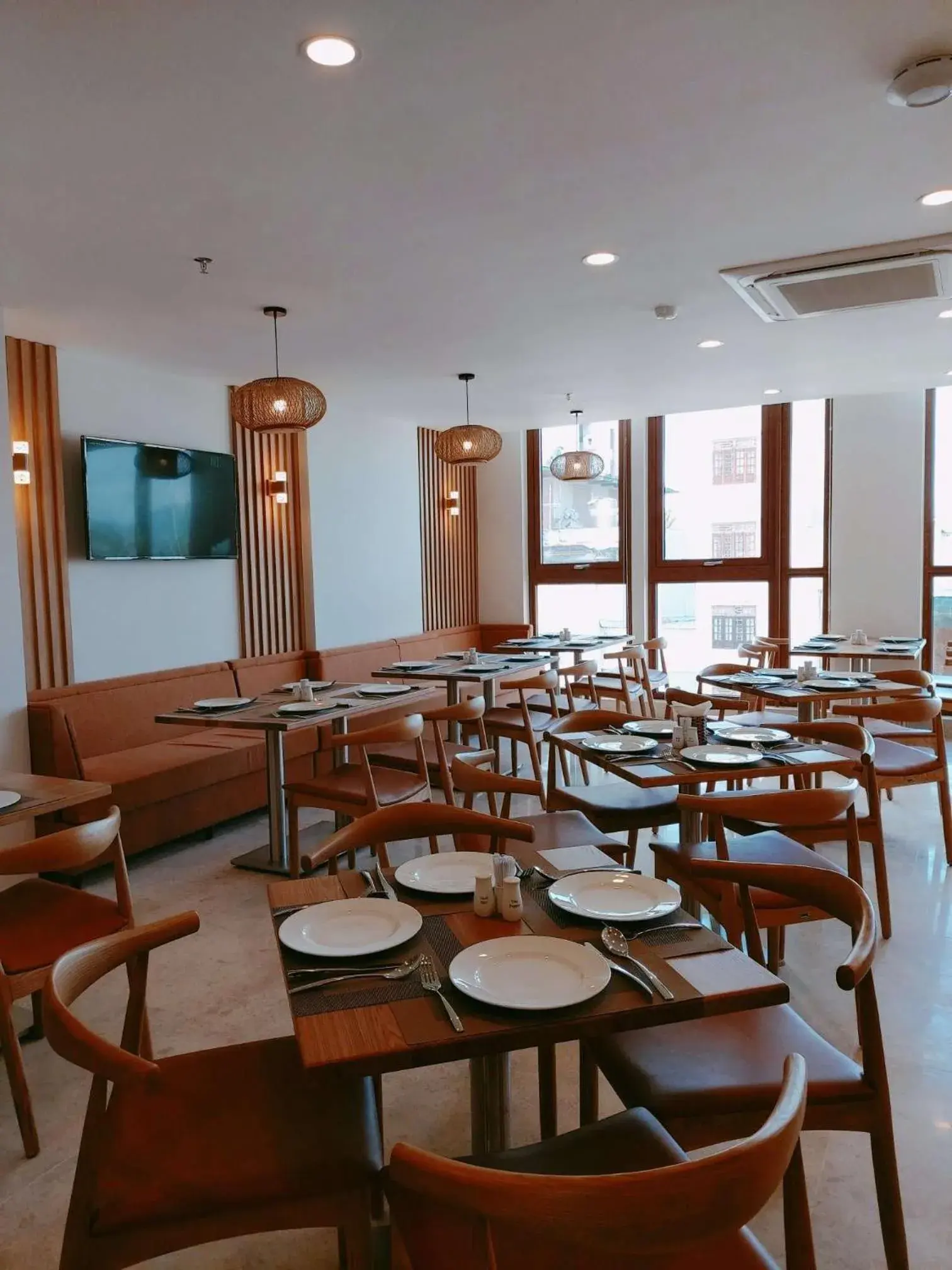 Restaurant/places to eat in Sun Kiss Hotel Restaurant/places to eat in Sun Kiss Hotel