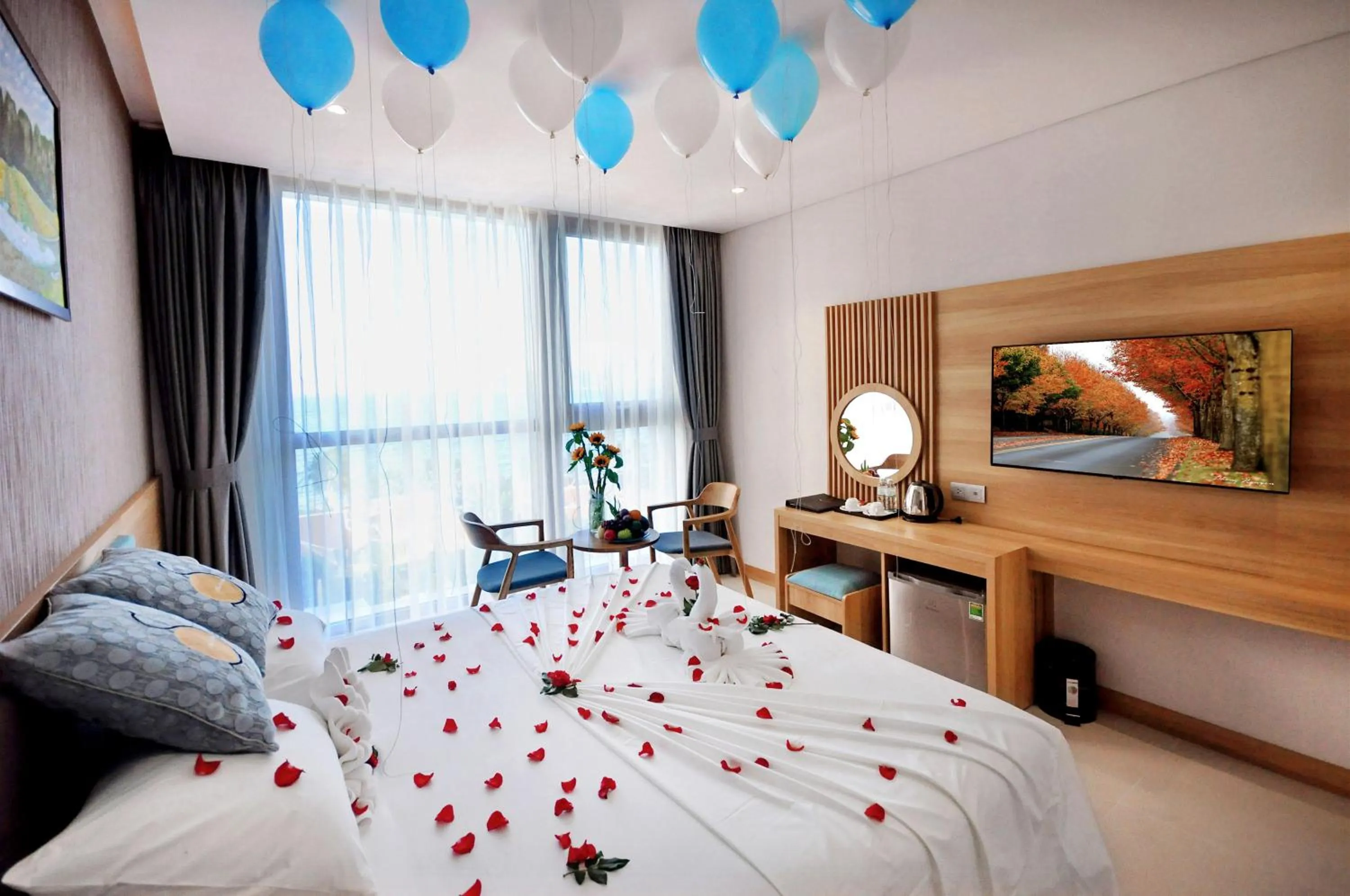 Photo of the whole room, Bed in Sun Kiss Hotel