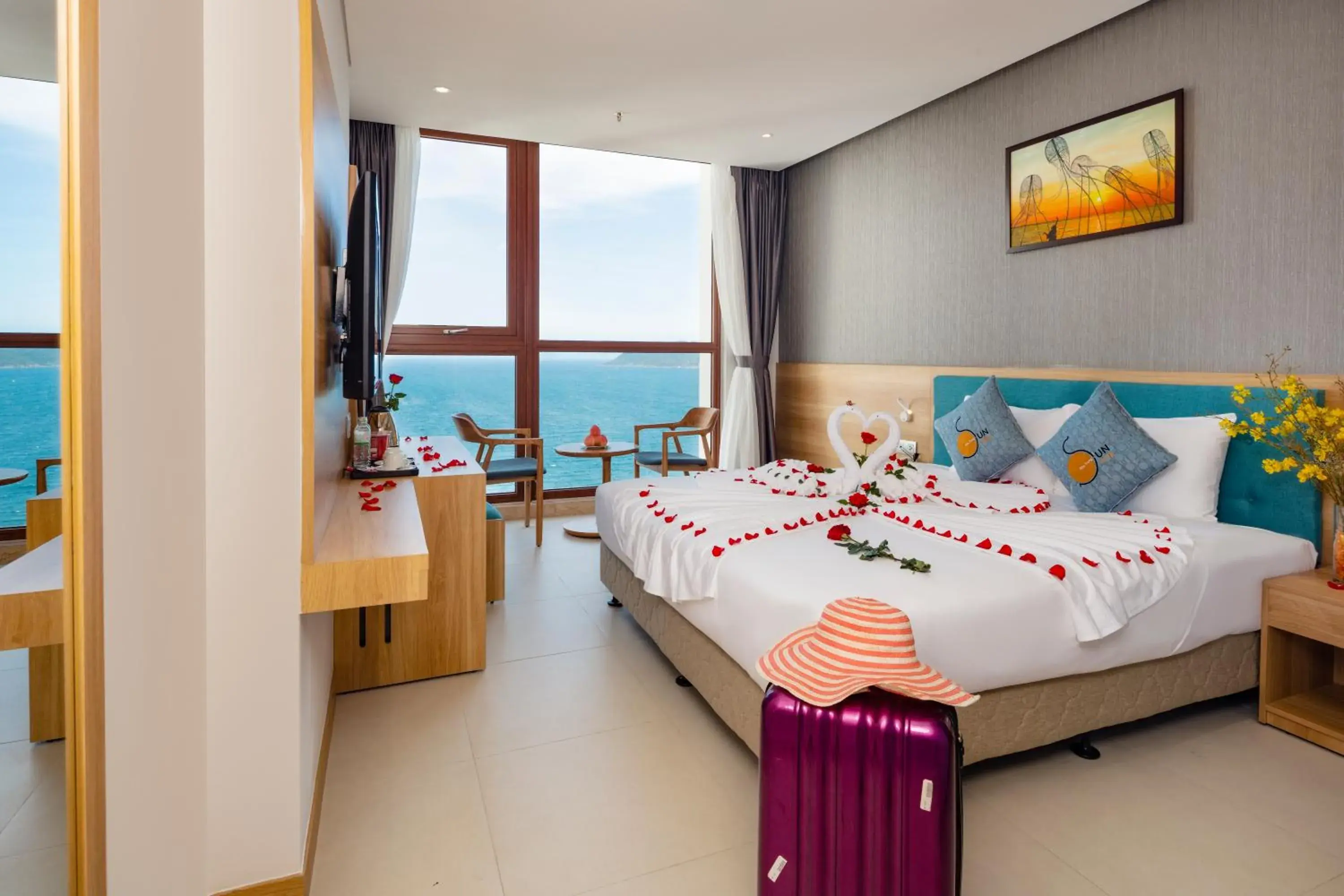 Bed in Sun Kiss Hotel Bed in Sun Kiss Hotel