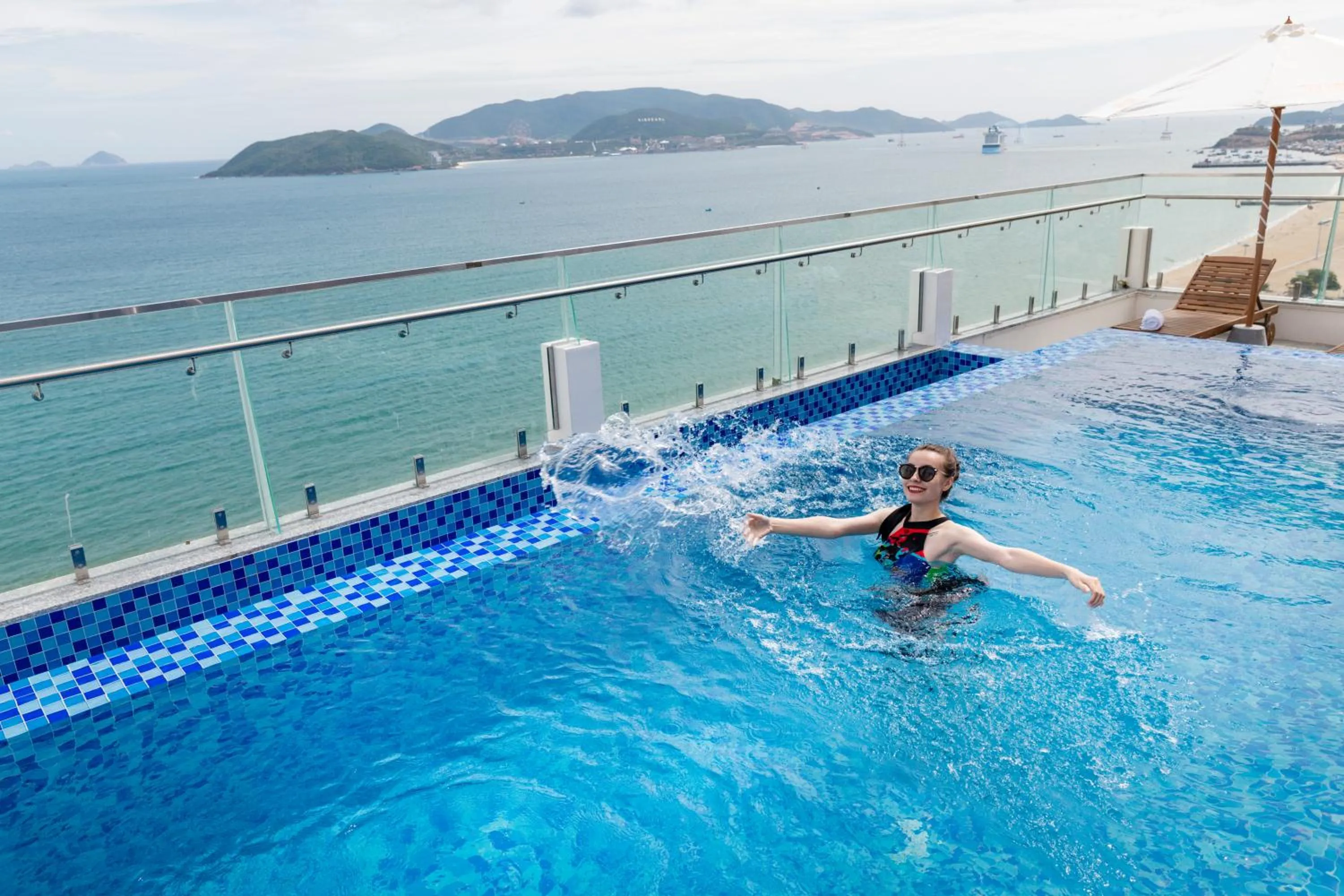 Swimming pool in Sun Kiss Hotel