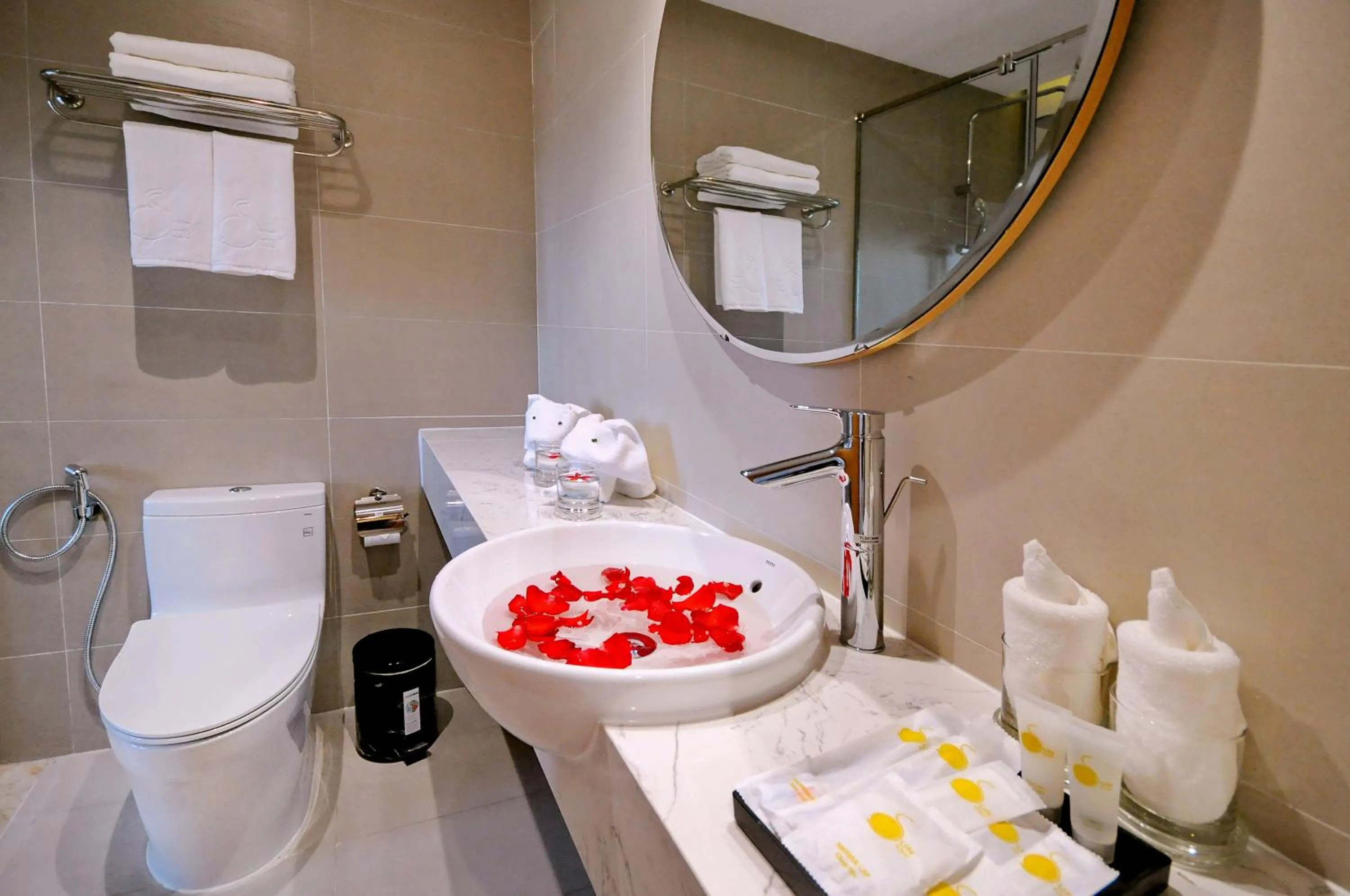 Toilet in Sun Kiss Hotel