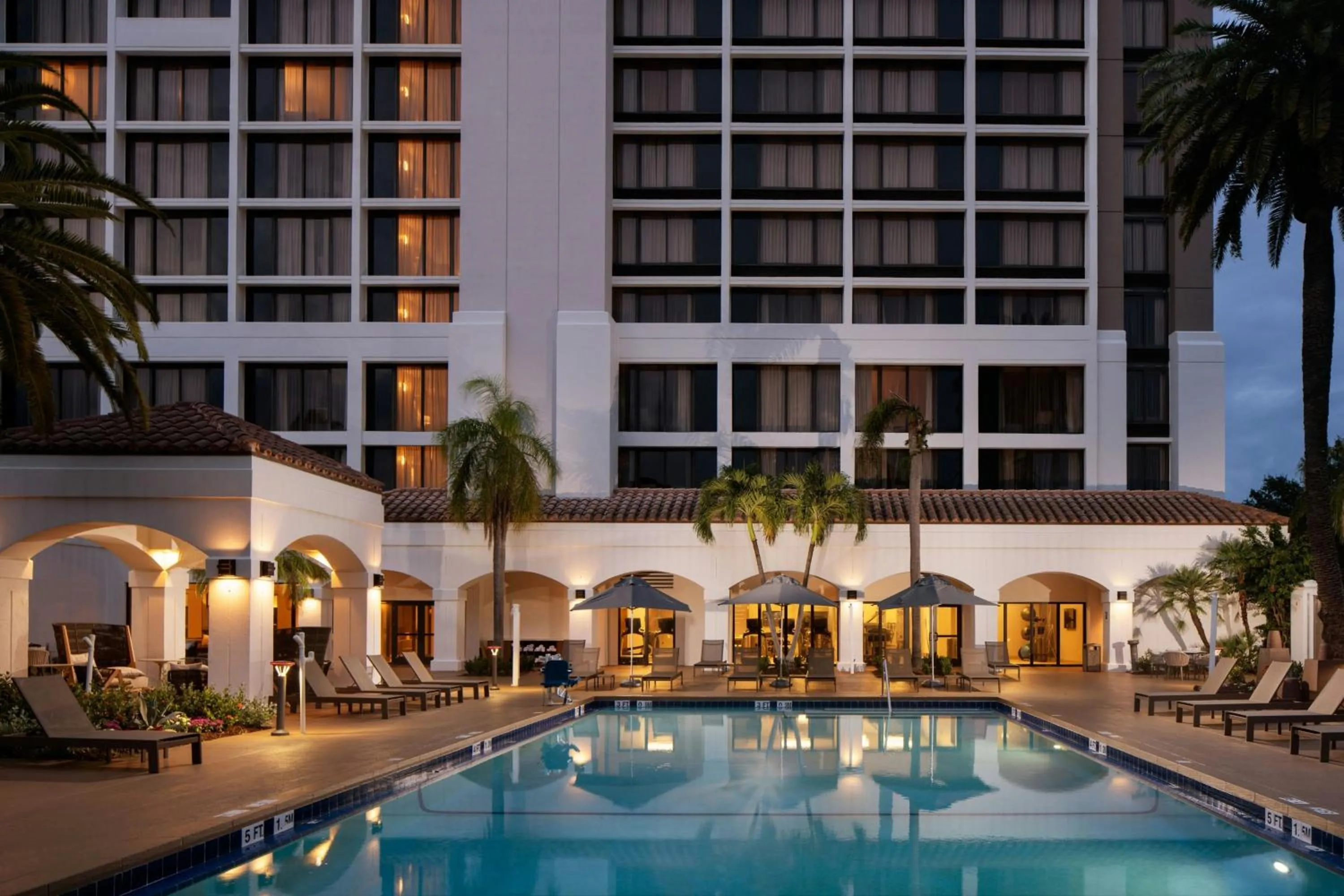 Swimming pool in Palm Beach Gardens Marriott