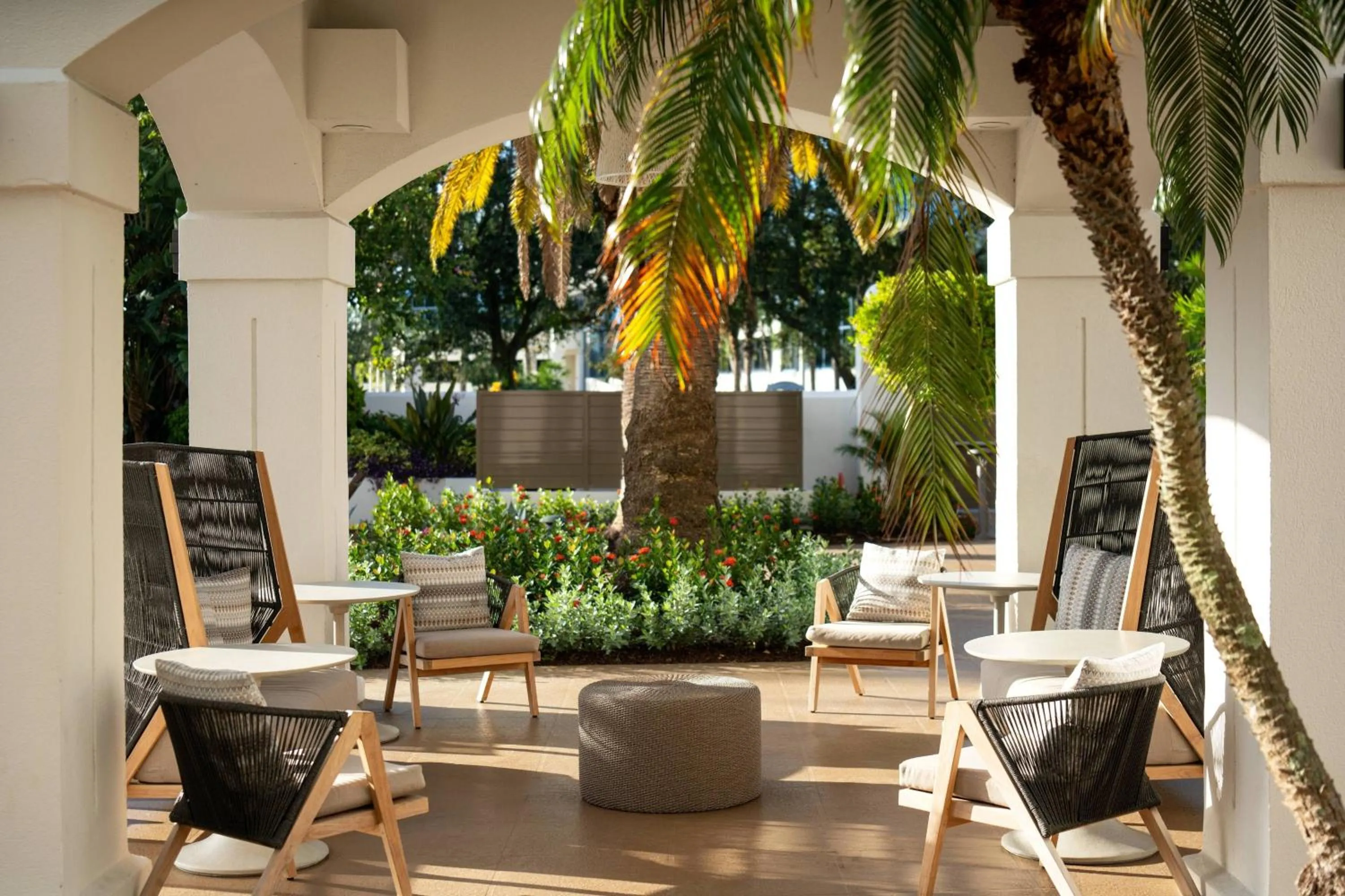 Swimming pool in Palm Beach Gardens Marriott